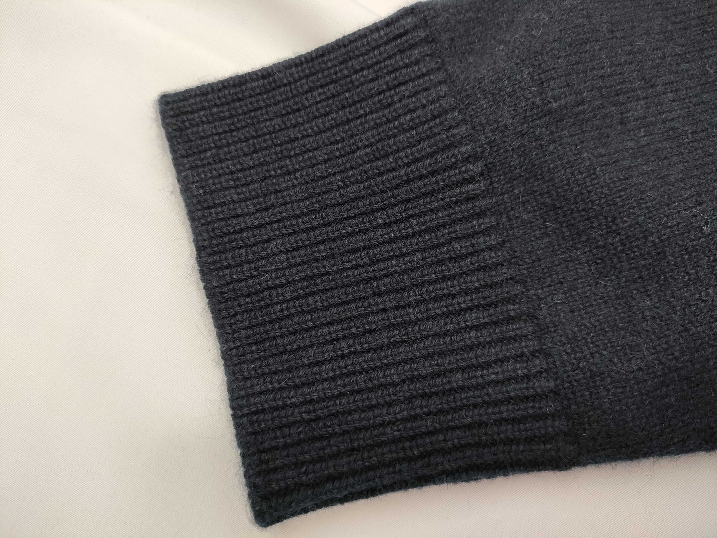 HERMES 100% Cashmere Knit Cardigan