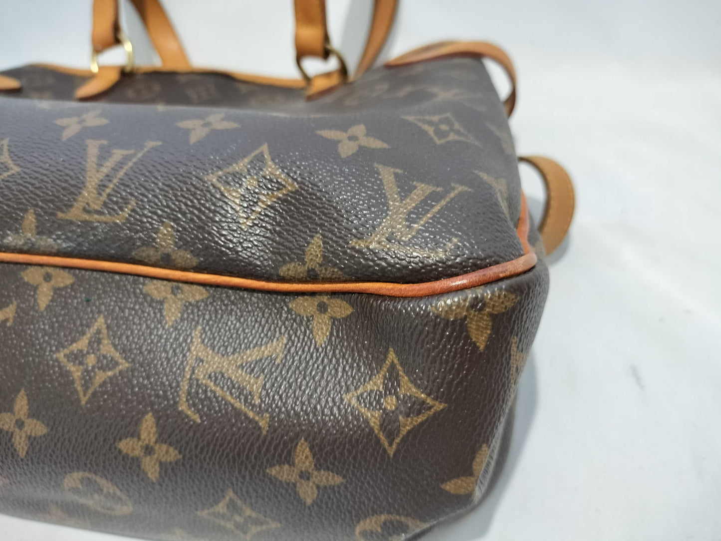 LOUIS VUITTON Monogram Batignolles Horizontal Handbag