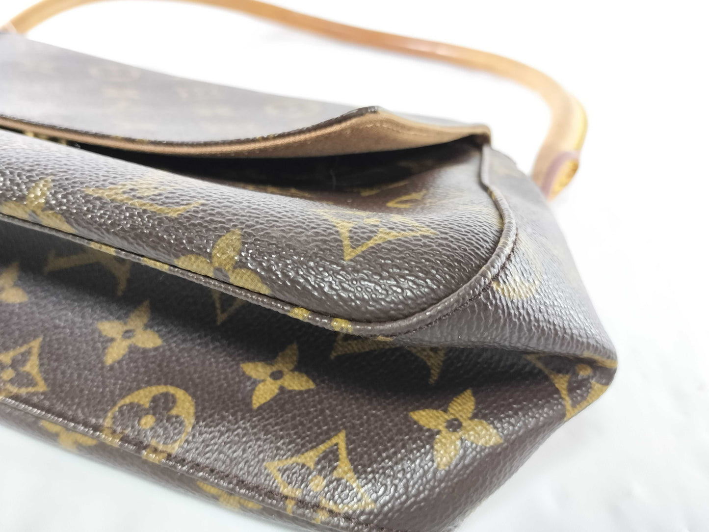 LOUIS VUITTON M51147 Monogram Mini Looping Shoulder Bag