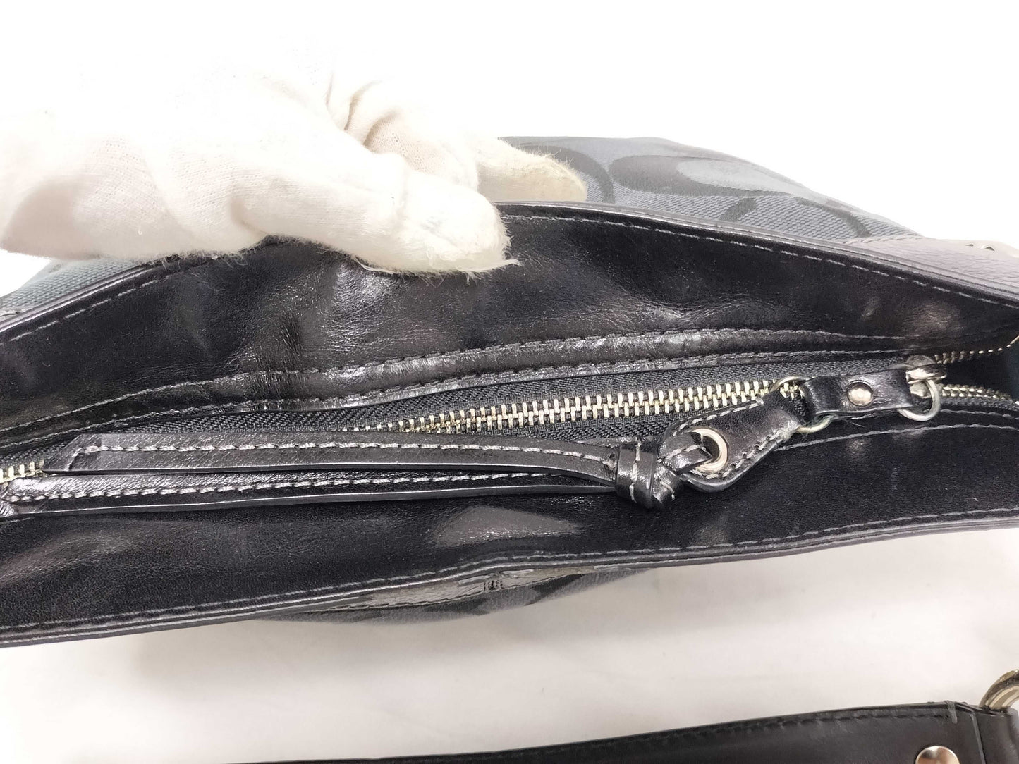 COACH Signature F12657 Shoulder Bag