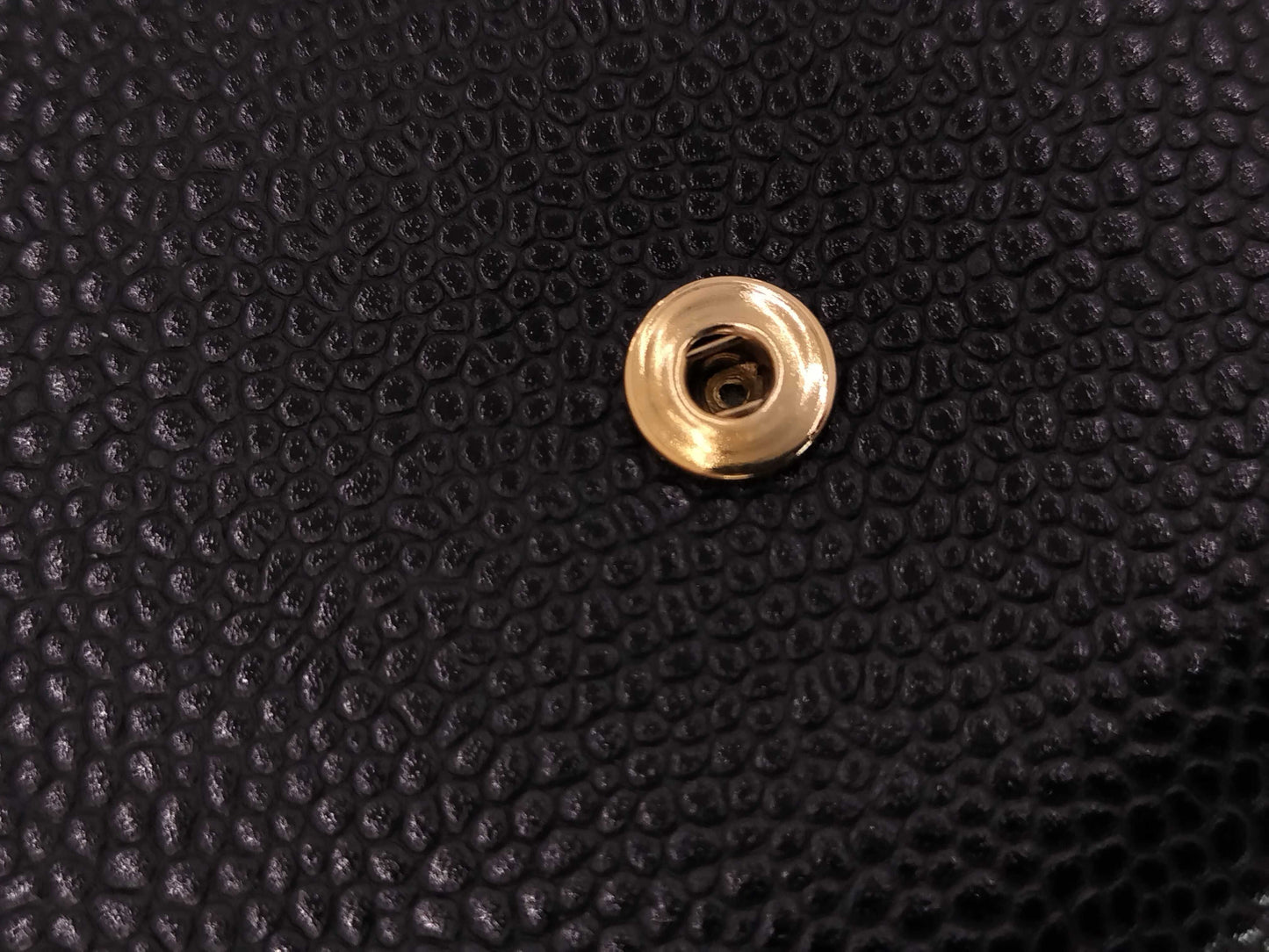 CHANEL Caviar Skin Bifold Wallet