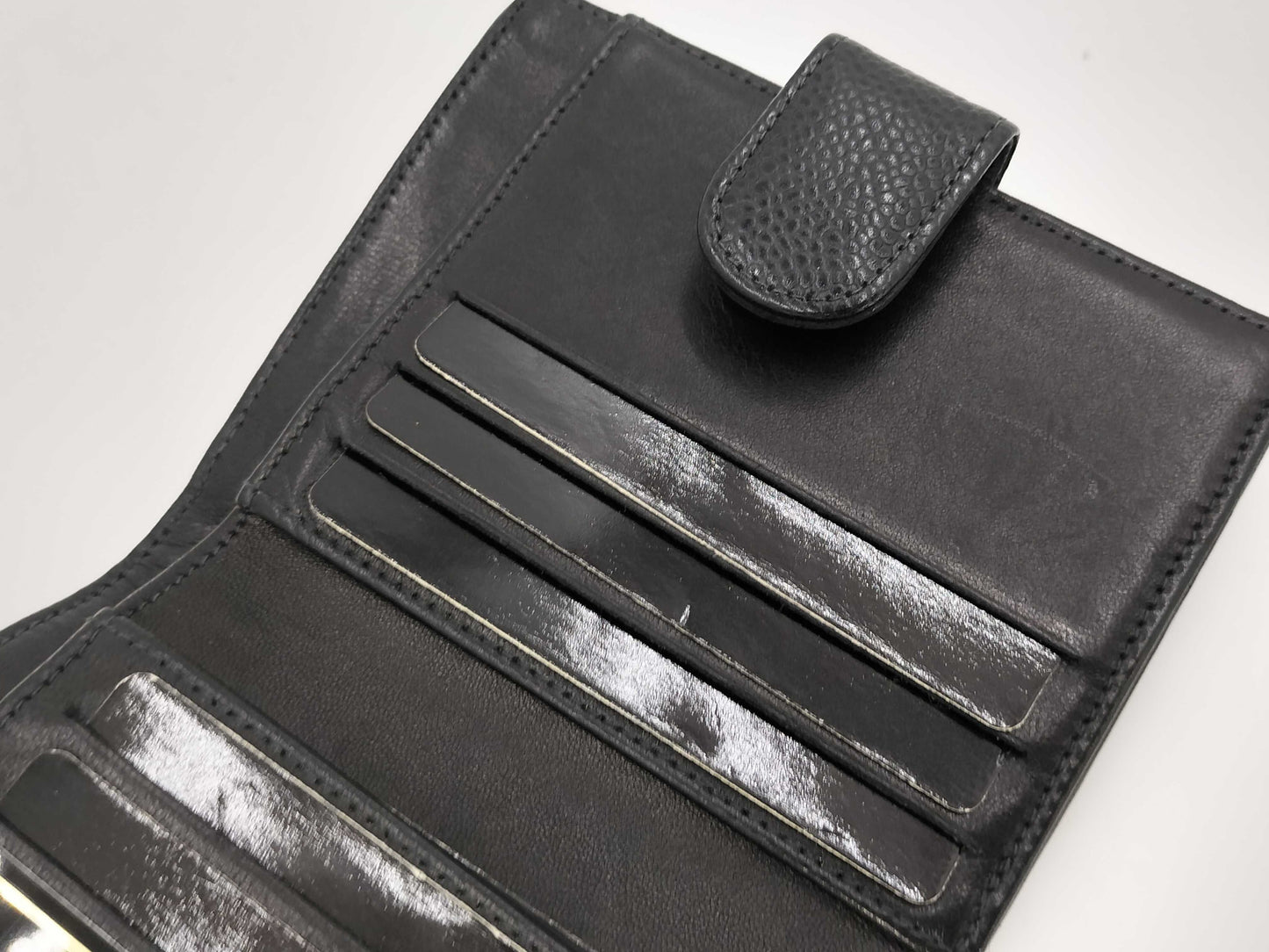 CHANEL Caviar Skin Bifold Wallet