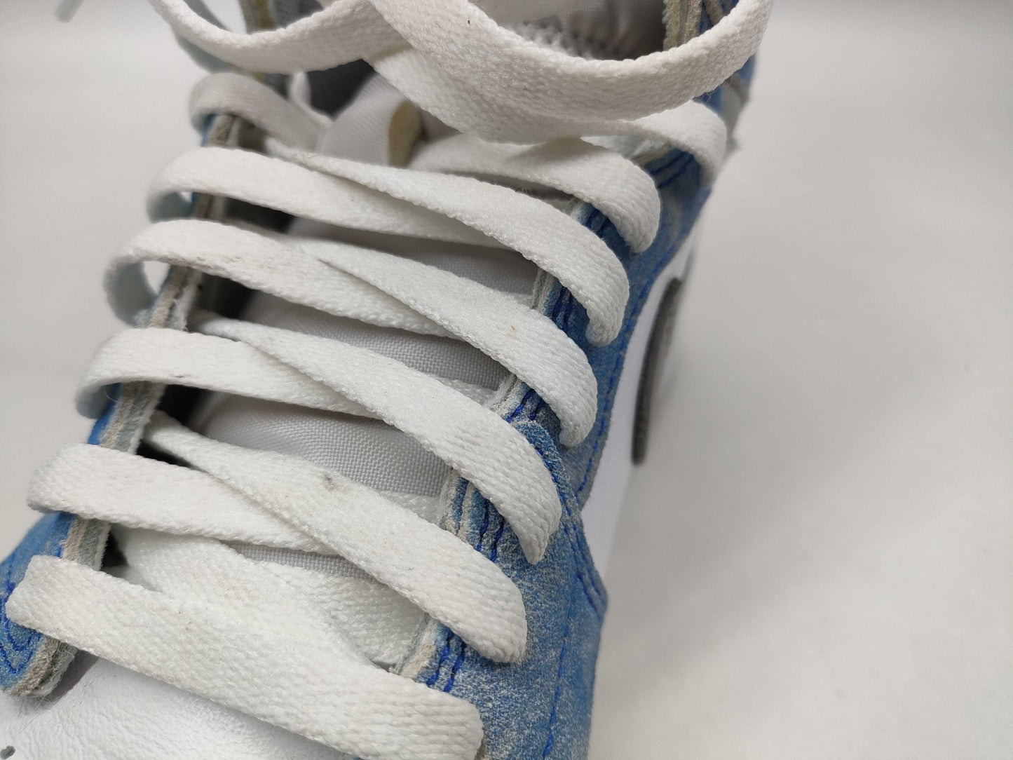 NIKE Air Jordan 1 Hyper Royal 555088-402 Sneakers