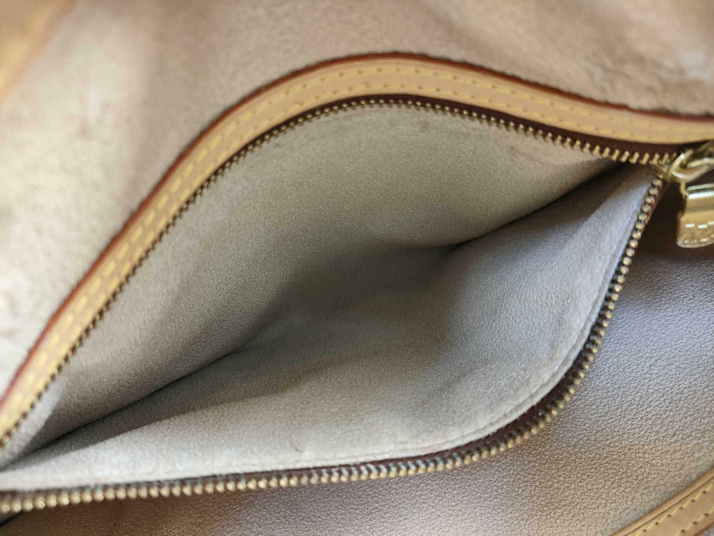 LOUIS VUITTON M42236 Monogram Bucket GM Tote Bag with Pouch