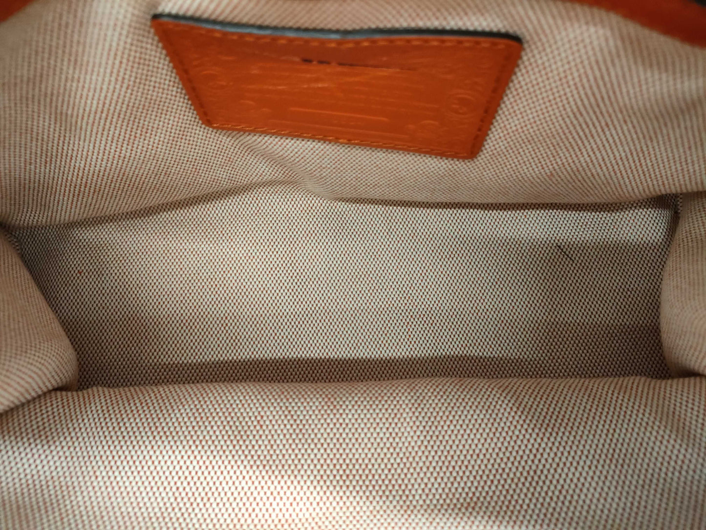 HUNTING WORLD Leather Logo Plate Handbag Handbag
