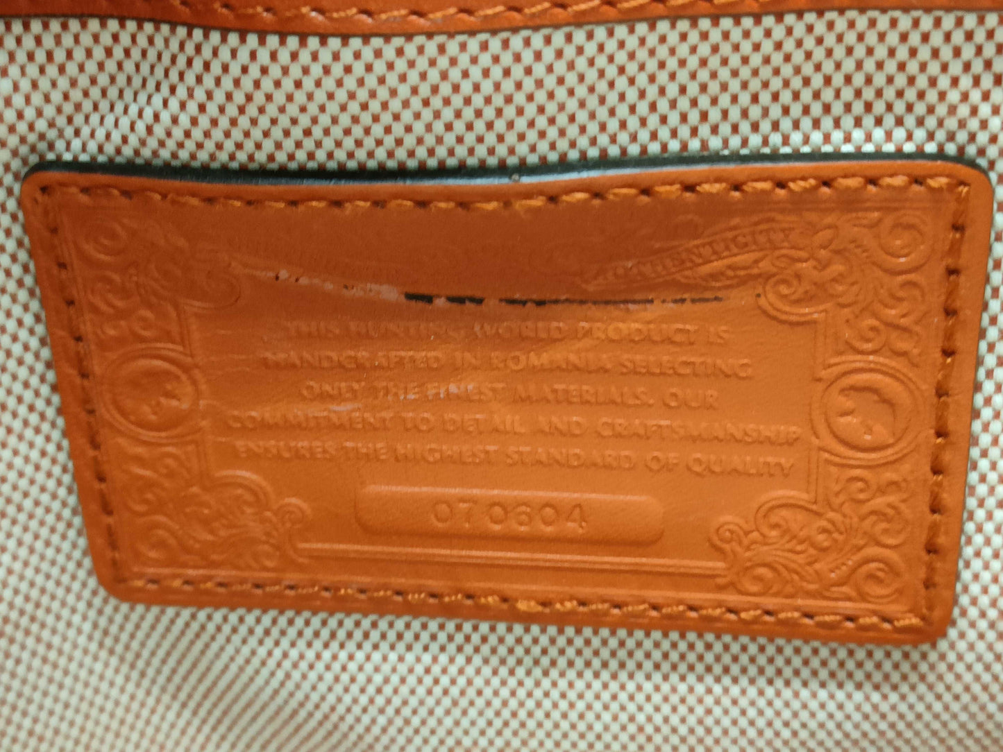 HUNTING WORLD Leather Logo Plate Handbag Handbag