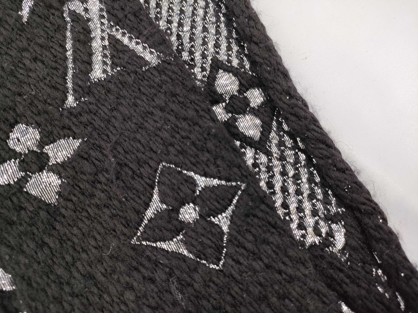 LOUIS VUITTON M75833 Echarpe Logomania Shine Scarf Noir