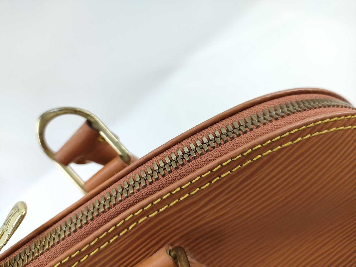 LOUIS VUITTON M52148 Epi Alma Handbag