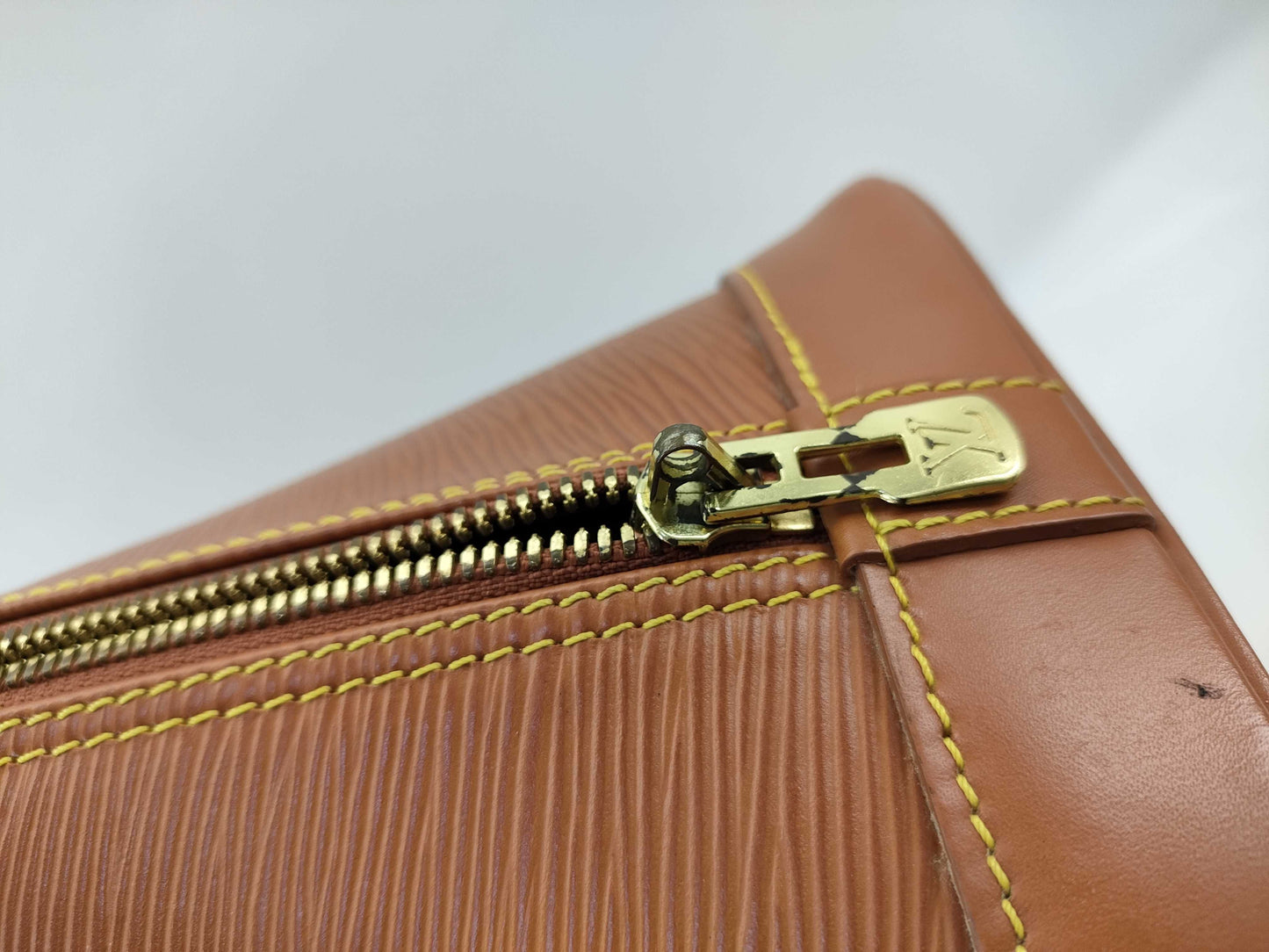 LOUIS VUITTON M52148 Epi Alma Handbag