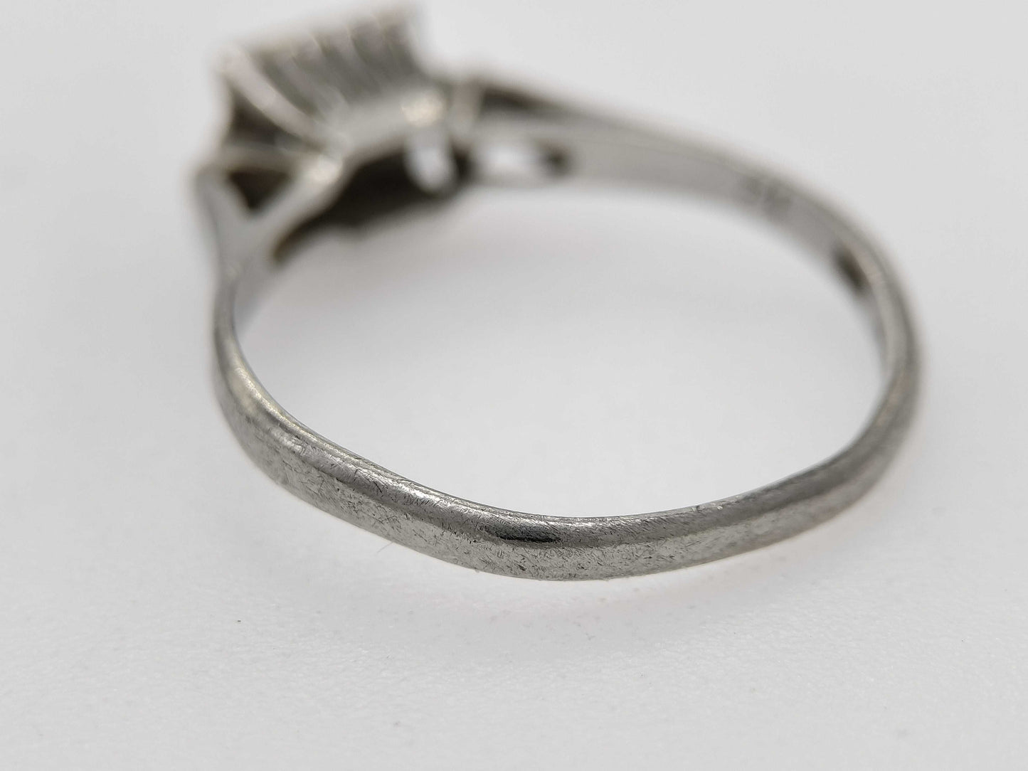 D0.12ct Pt850 2.5g Ring