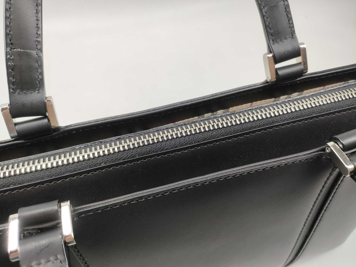 BURBERRY Leather Handbag with Nova Check Interior