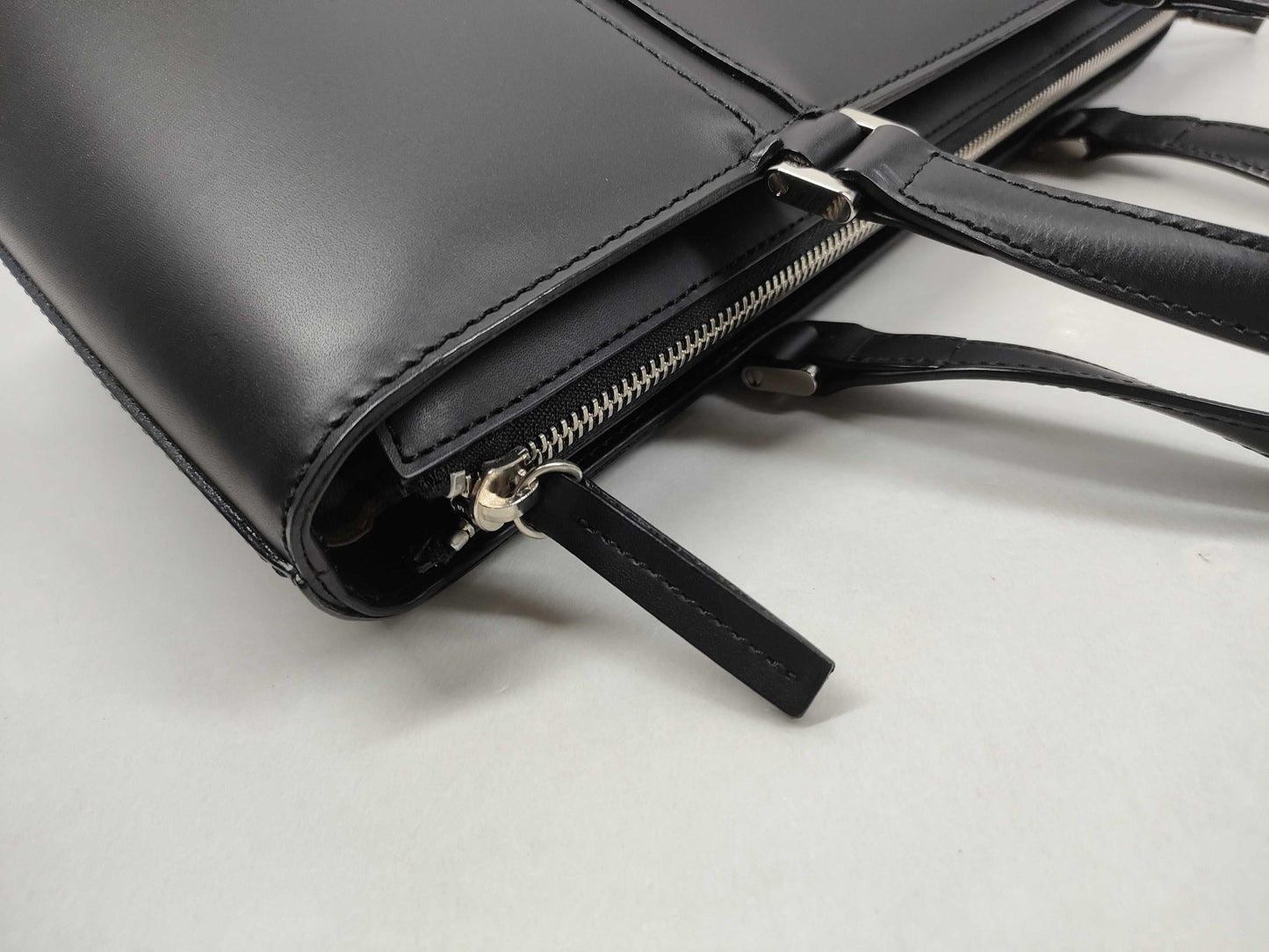 BURBERRY Leather Handbag with Nova Check Interior