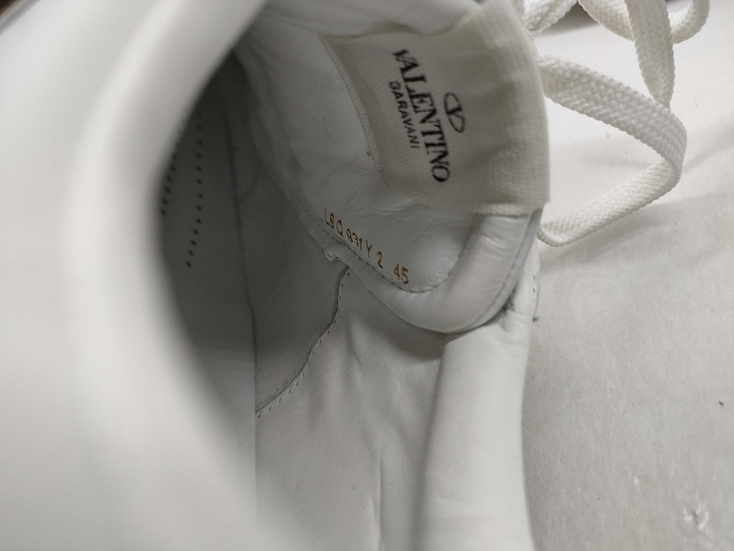 MARIO VALENTINO Valentino Garavani Studded Sneakers