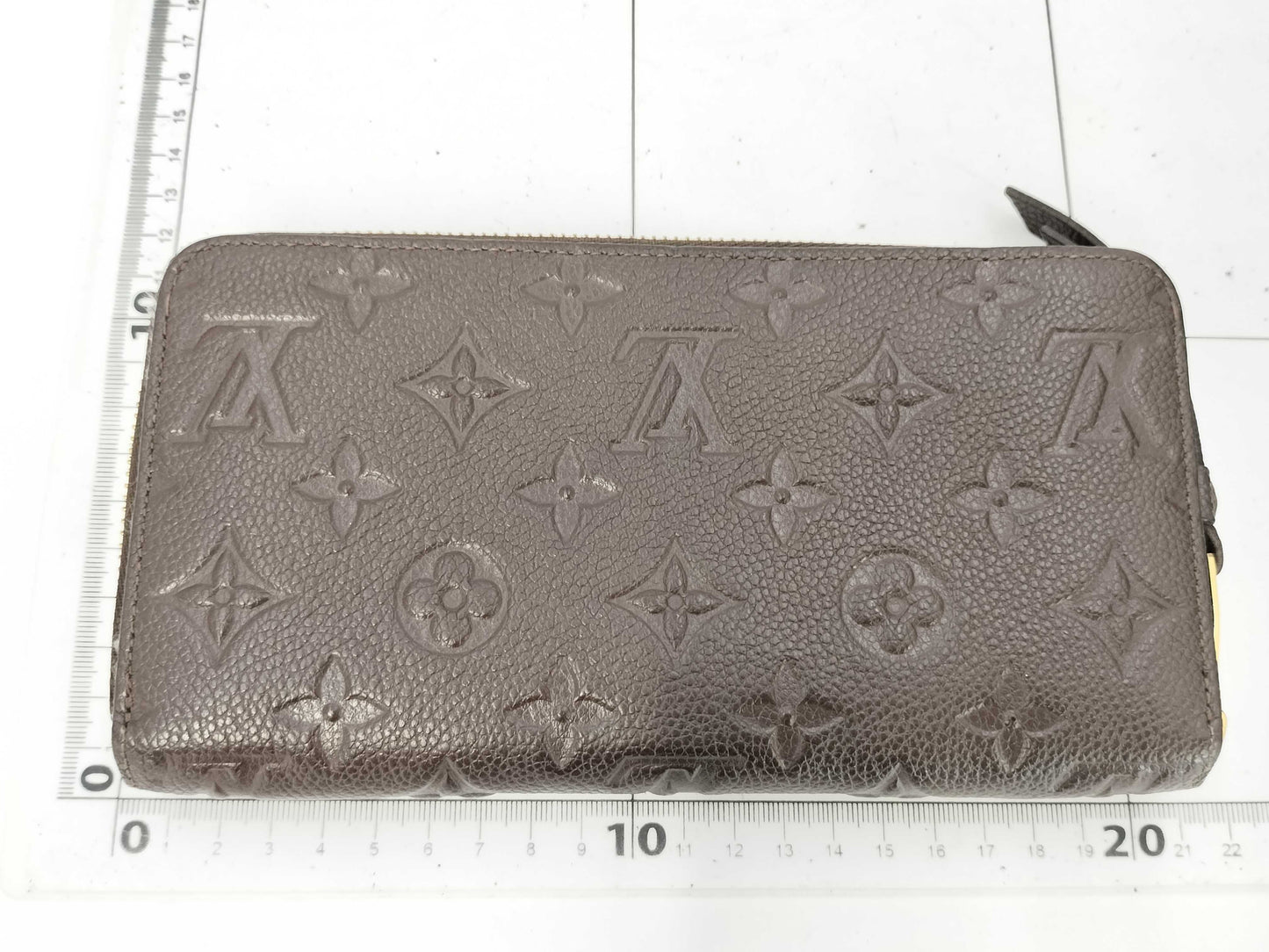 LOUIS VUITTON Monogram Empreinte Zippy Wallet