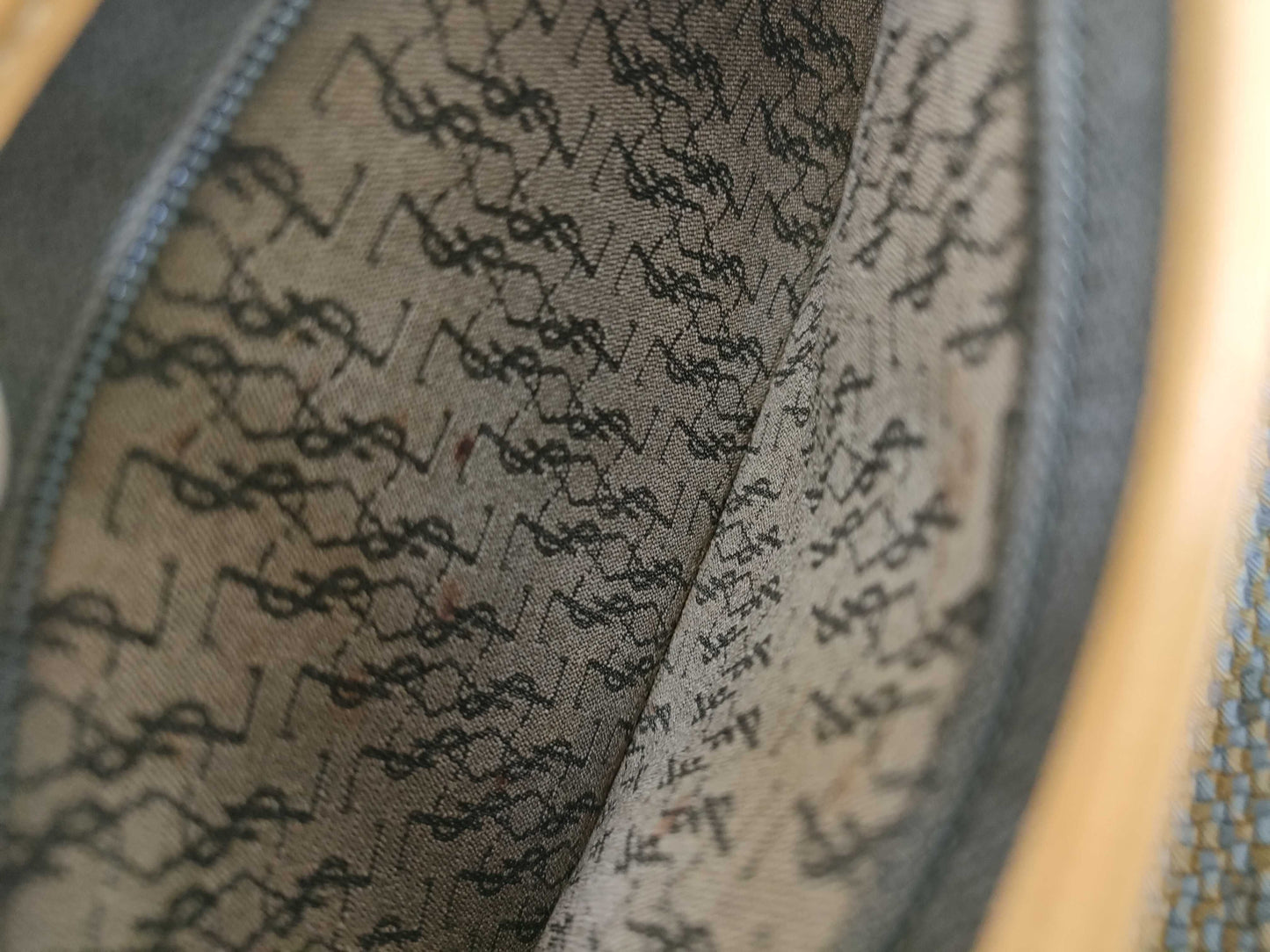 Yves Saint Laurent Drawstring Bag/Strap Included/Shoulder Bag/Pouch Included Shoulder Bag