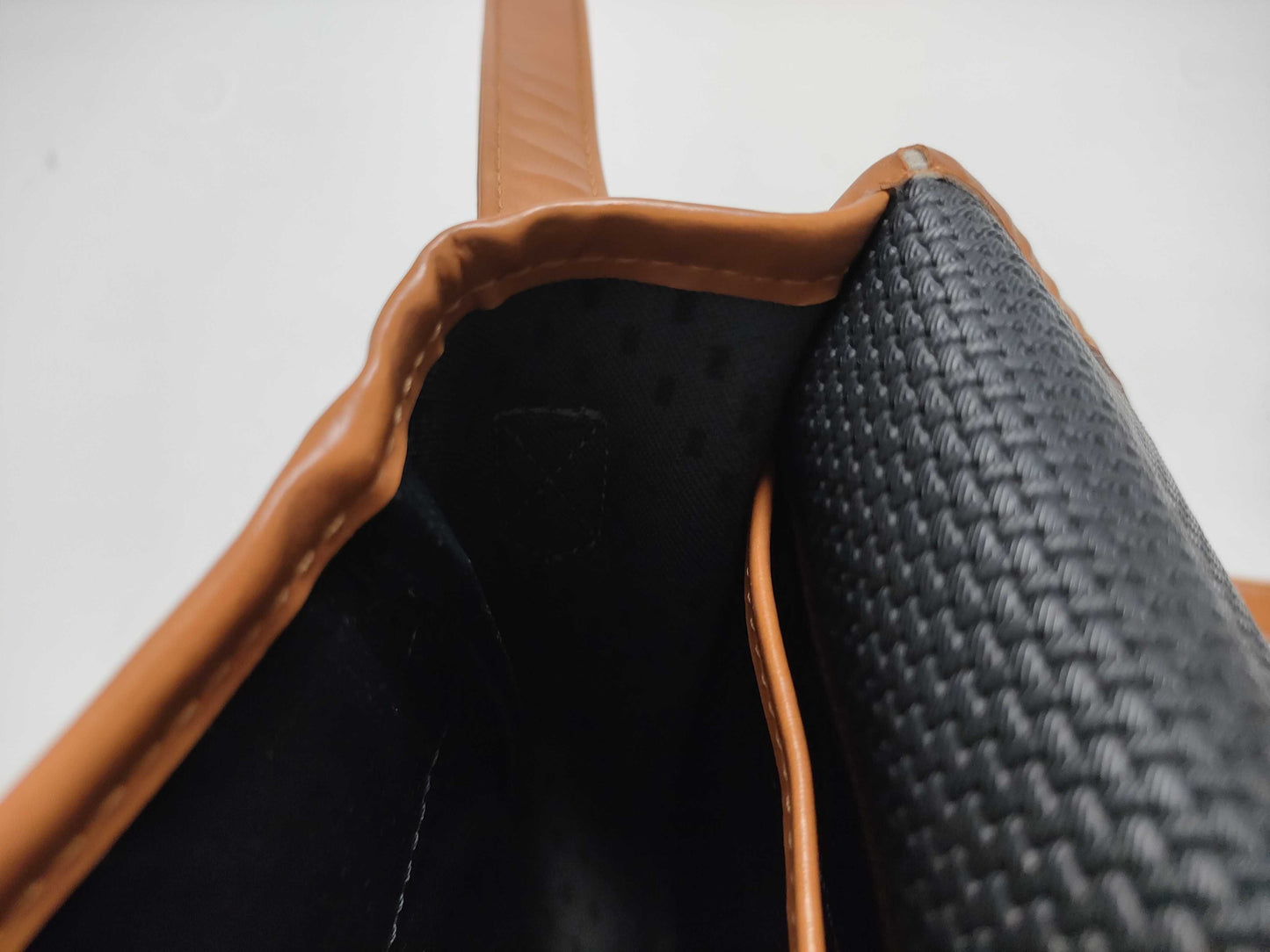 Yves Saint Laurent Canvas/Brown/Shoulder Bag