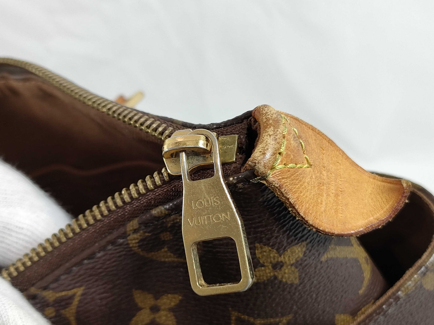 LOUIS VUITTON M56689 Monogram M56689 Totally MM/CP Comic Handbag