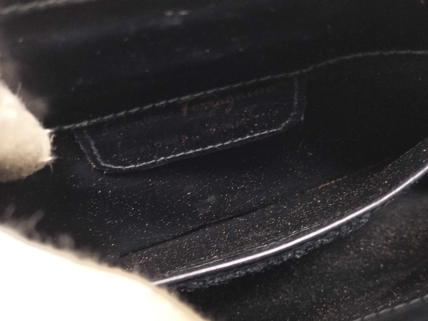 Salvatore Ferragamo Vara Leather/Shoulder Bag