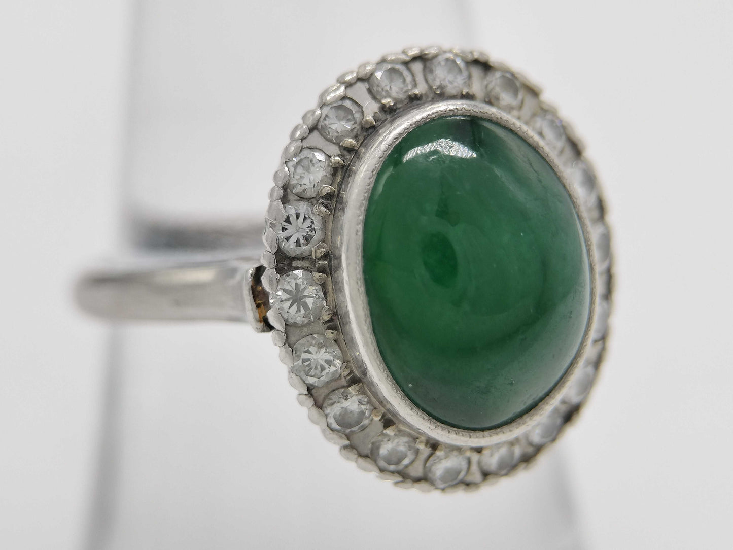Jadeite ring, diameter approximately 11.2mm x 8.4mm, diamond PM 6.1g