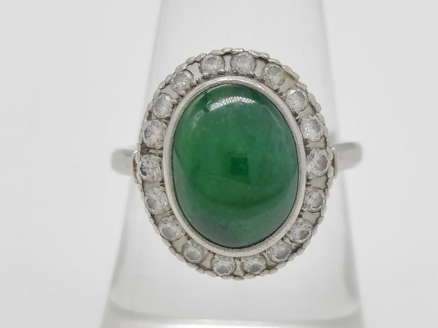 Jadeite ring, diameter approximately 11.2mm x 8.4mm, diamond PM 6.1g
