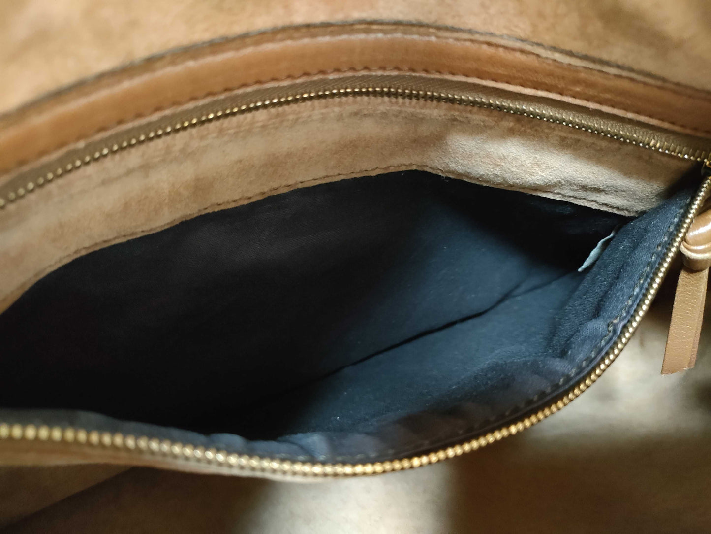BOTTEGA VENETA Intrecciato Hobo Handbag