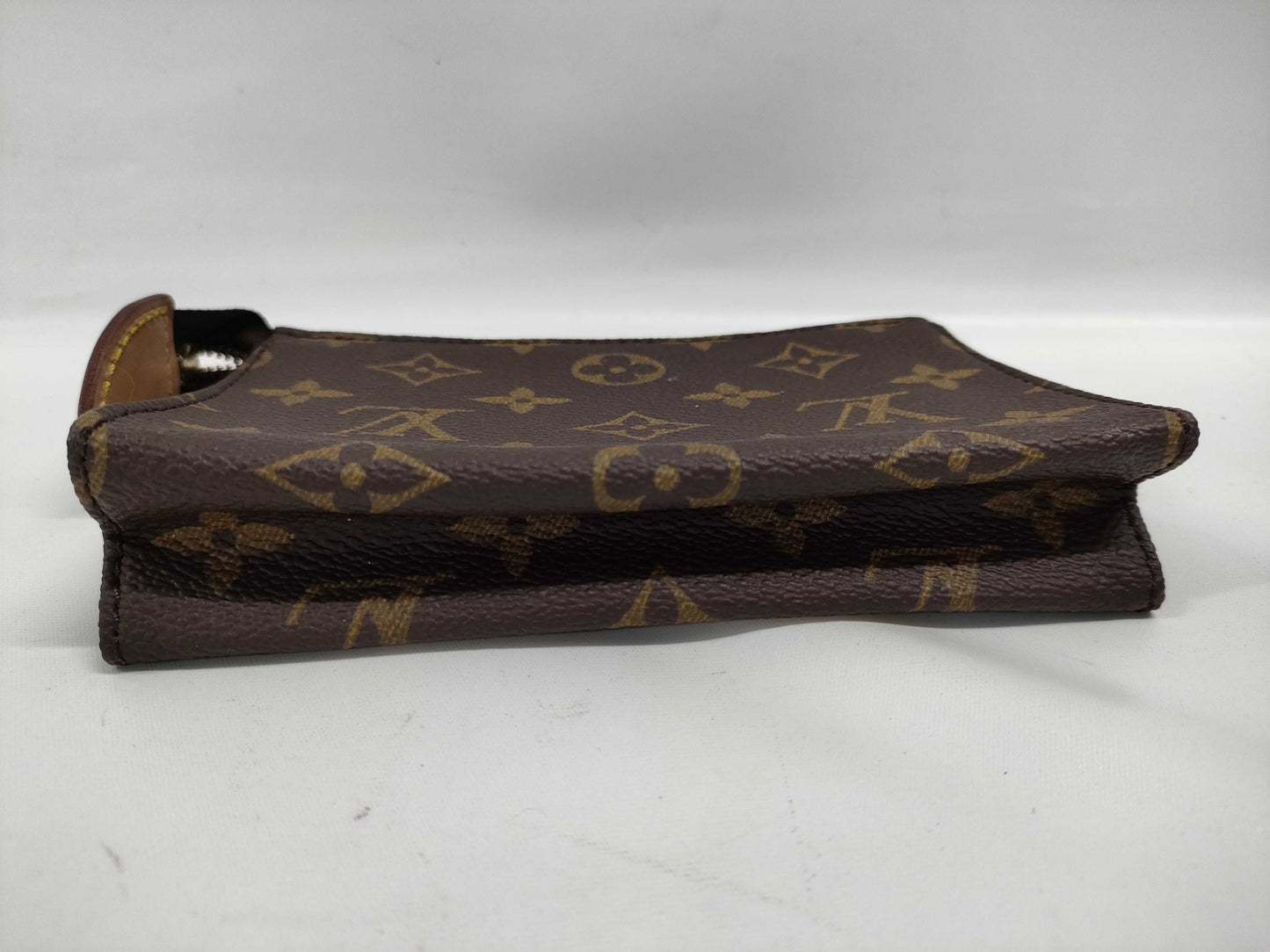 LOUIS VUITTON Monogram M47546 Monogram Pochette Toilette Pouch