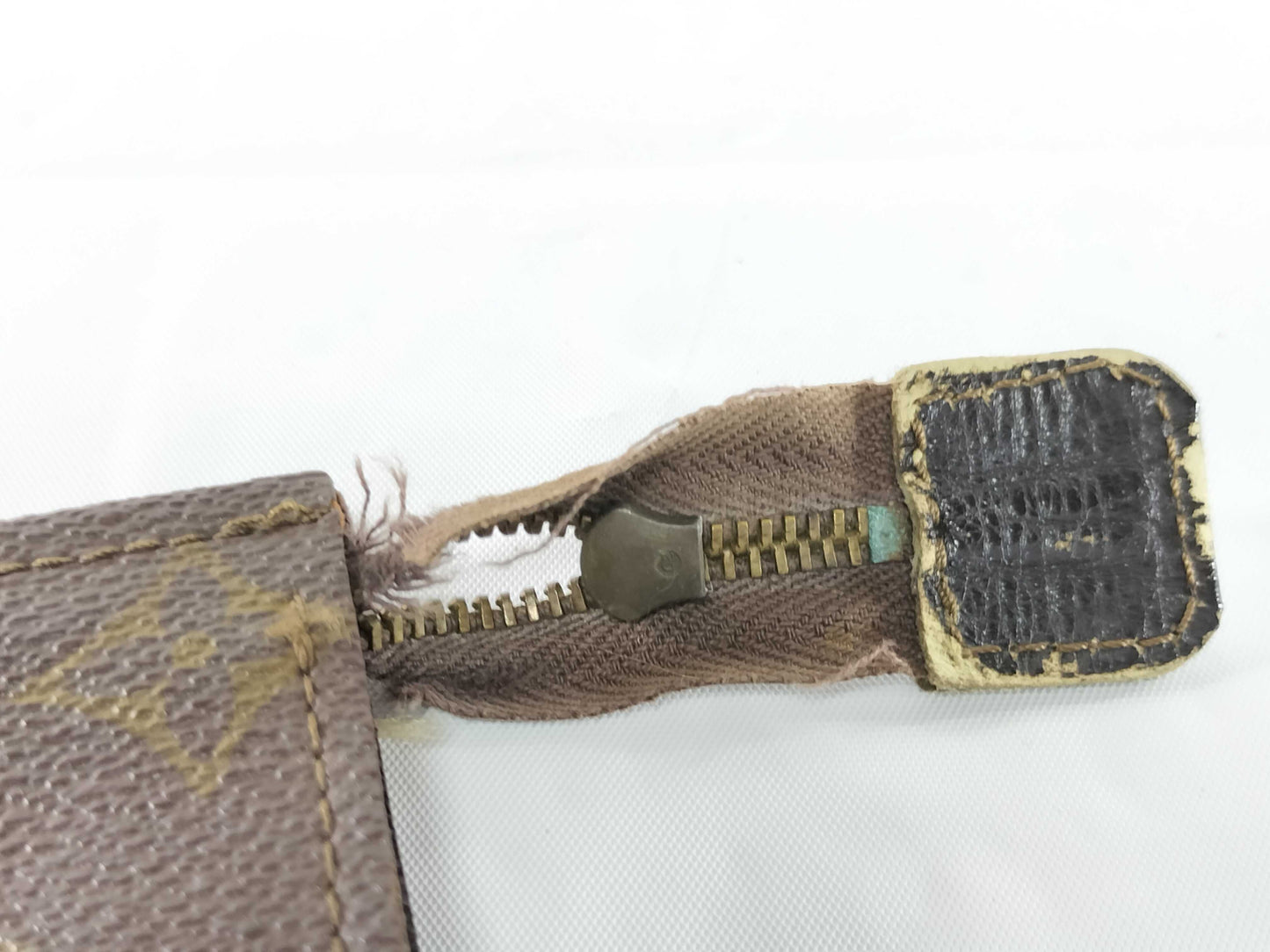 LOUIS VUITTON M47542 Monogram Poche Toilette Second Bag