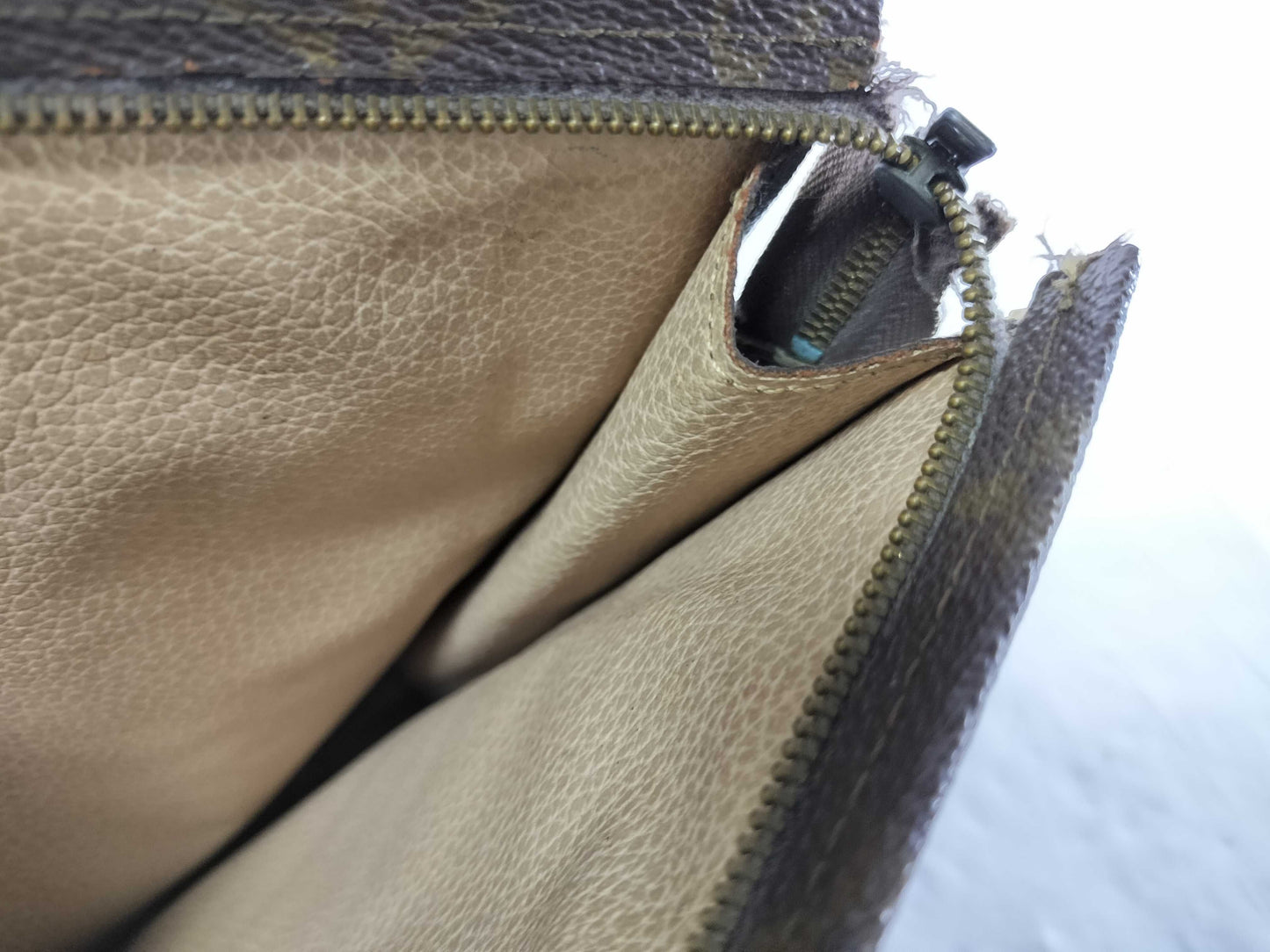LOUIS VUITTON M47542 Monogram Poche Toilette Second Bag