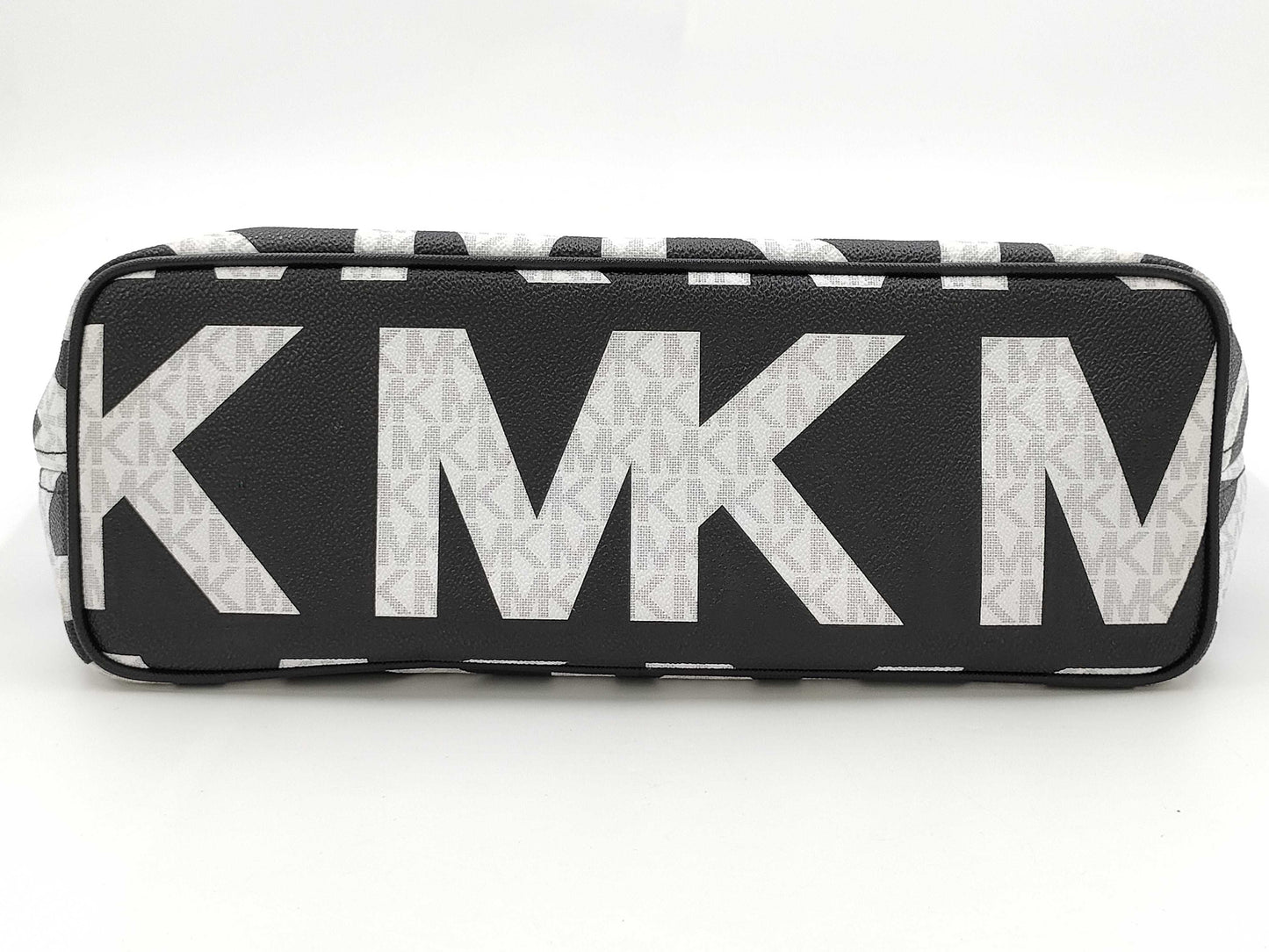 Michael Kors 1-piece MK pattern tote bag