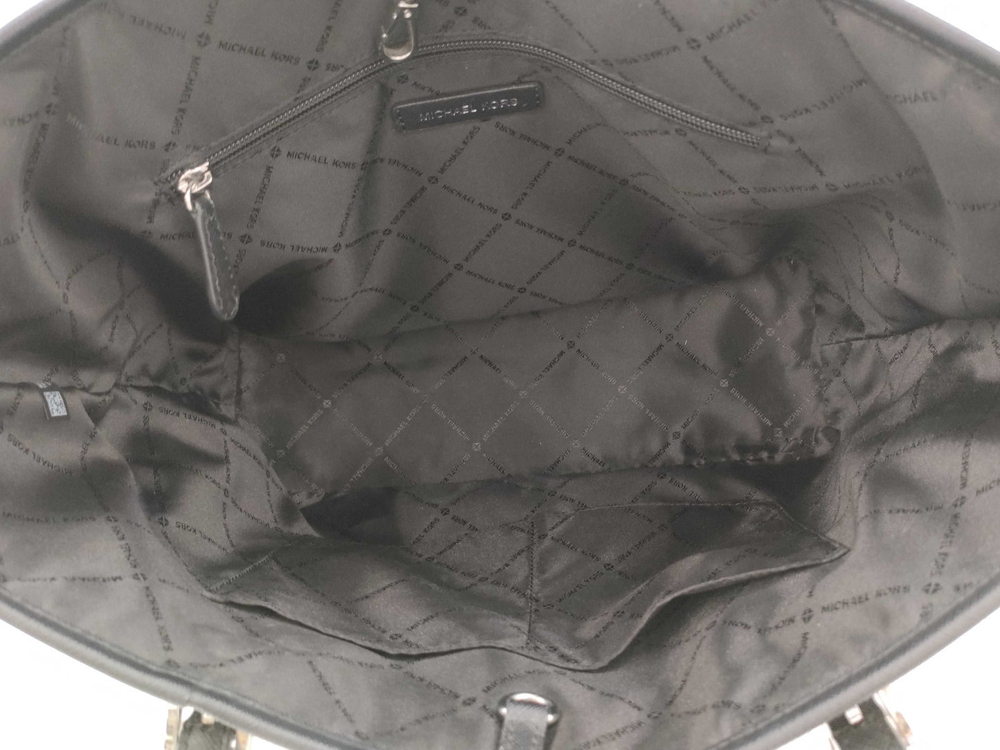 Michael Kors 1-piece MK pattern tote bag