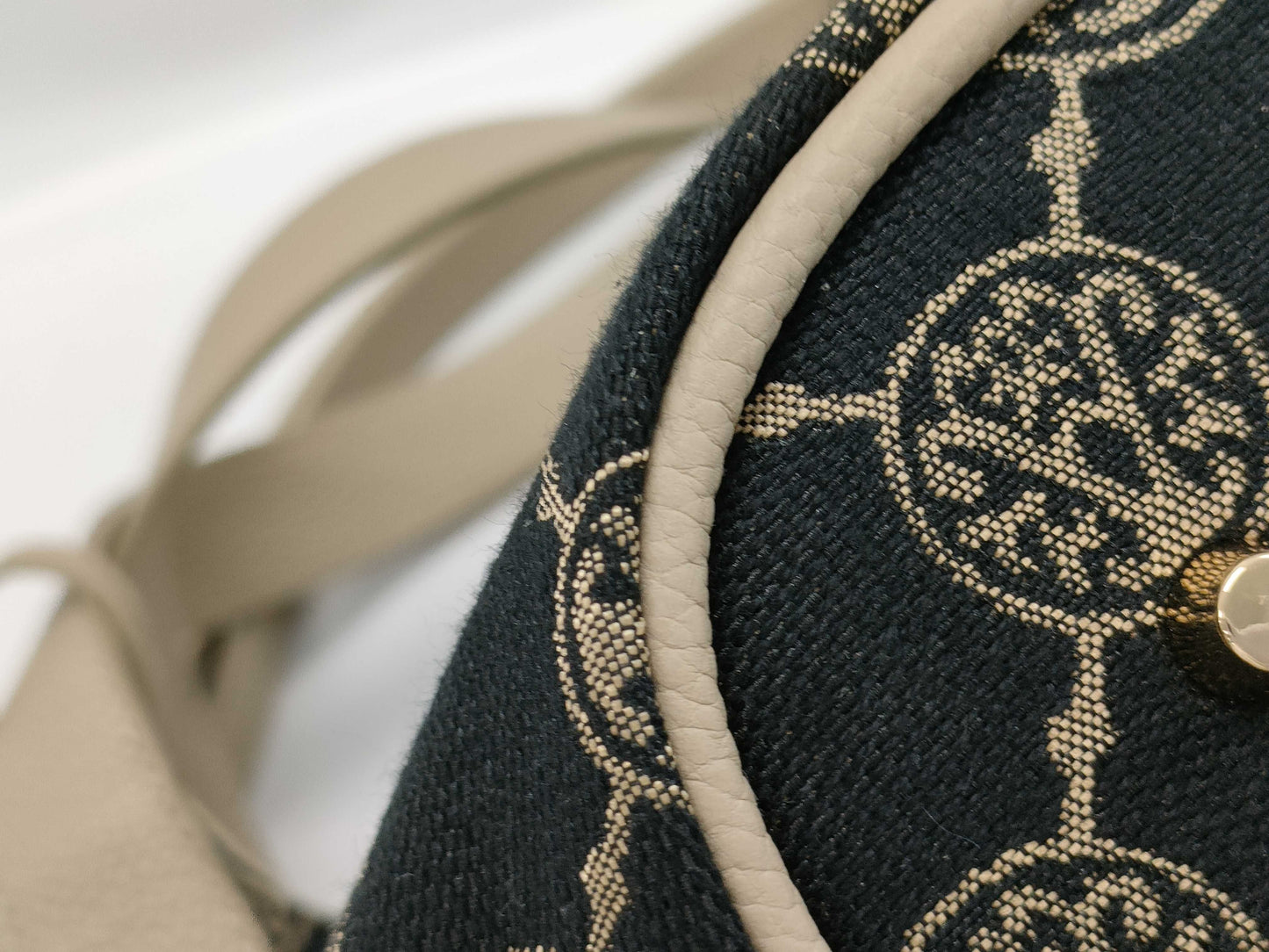 Ancoquine 2-way all-over print handbag