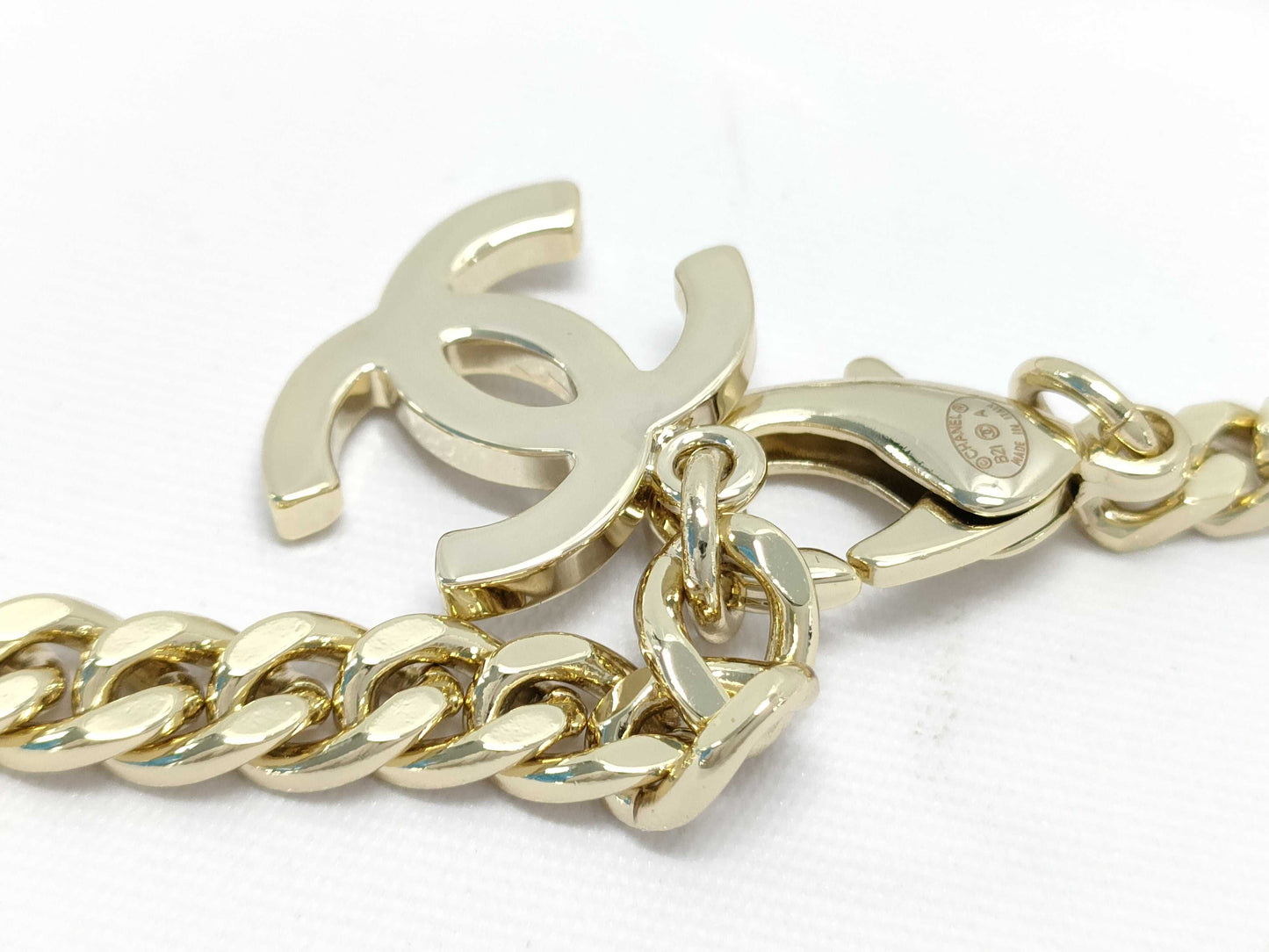 CHANEL B21A Coco Chain Necklace