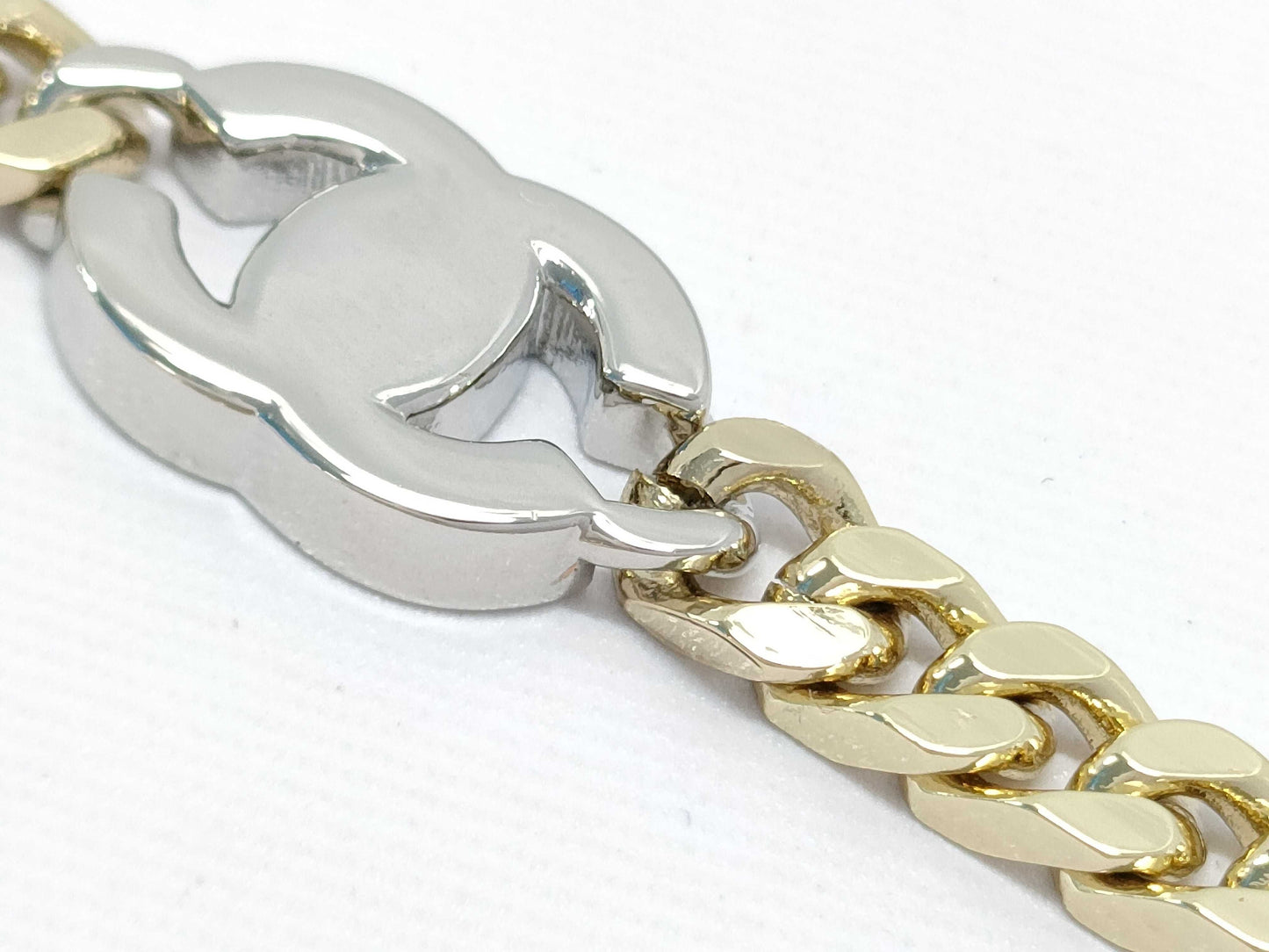 CHANEL B21A Coco Chain Necklace