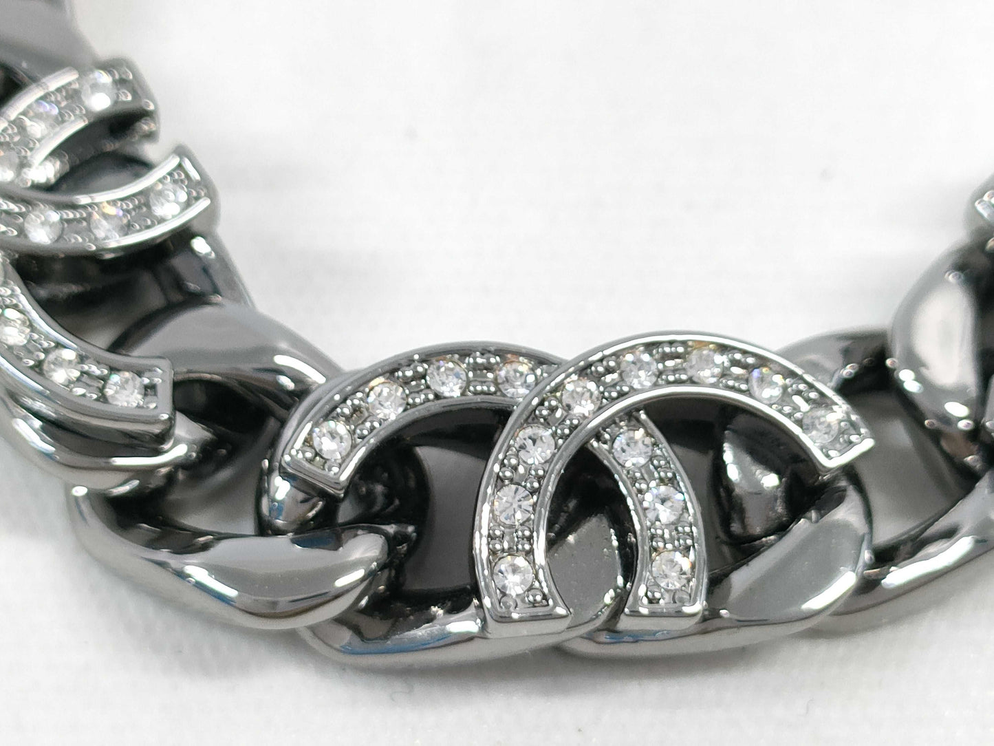 CHANEL I22K Curb Chain Necklace