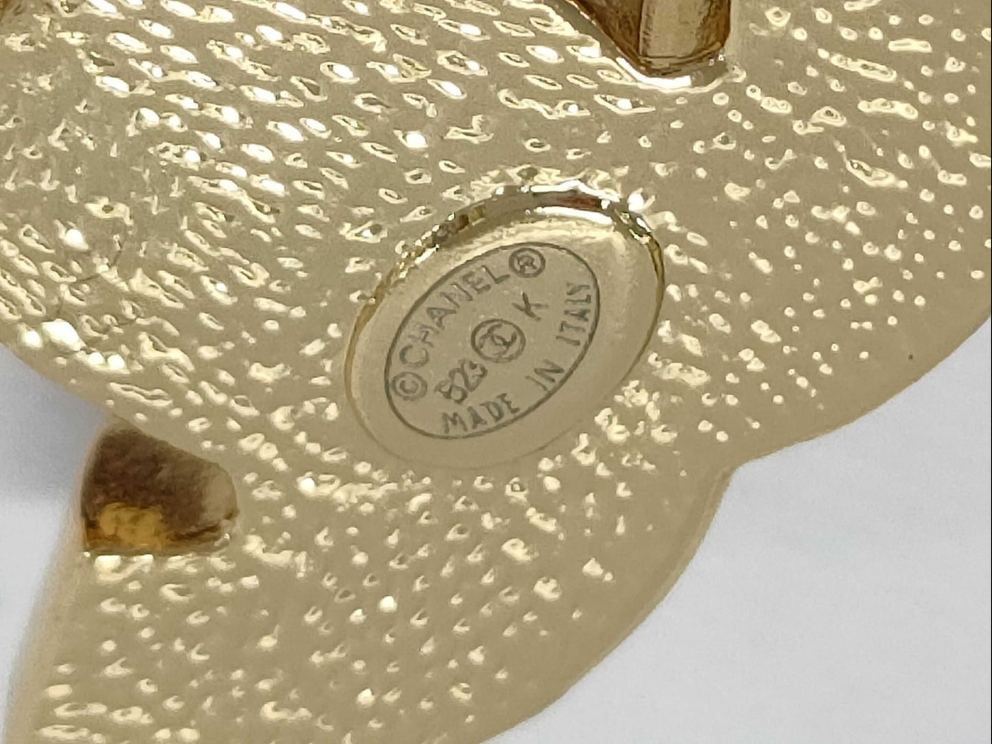 CHANEL B23K Coco Earrings