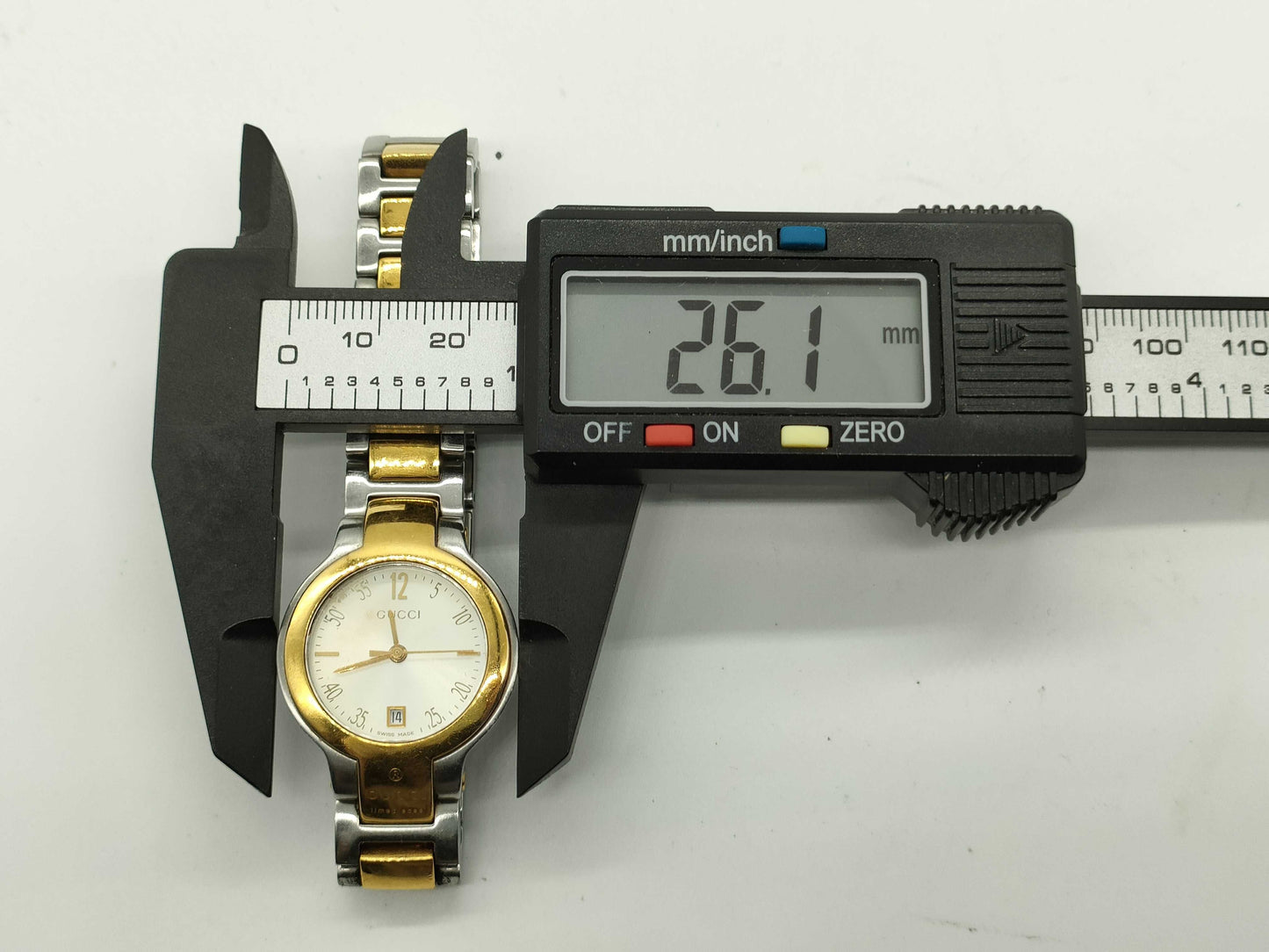 GUCCI 8900L Women's Watch