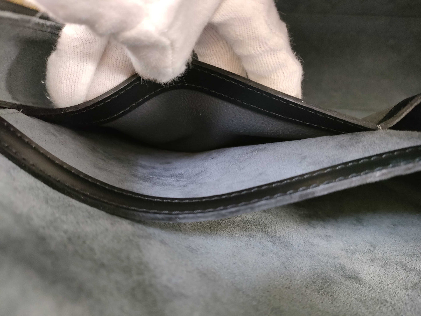 LOUIS VUITTON M54512 Epi Sorbonne Handbag