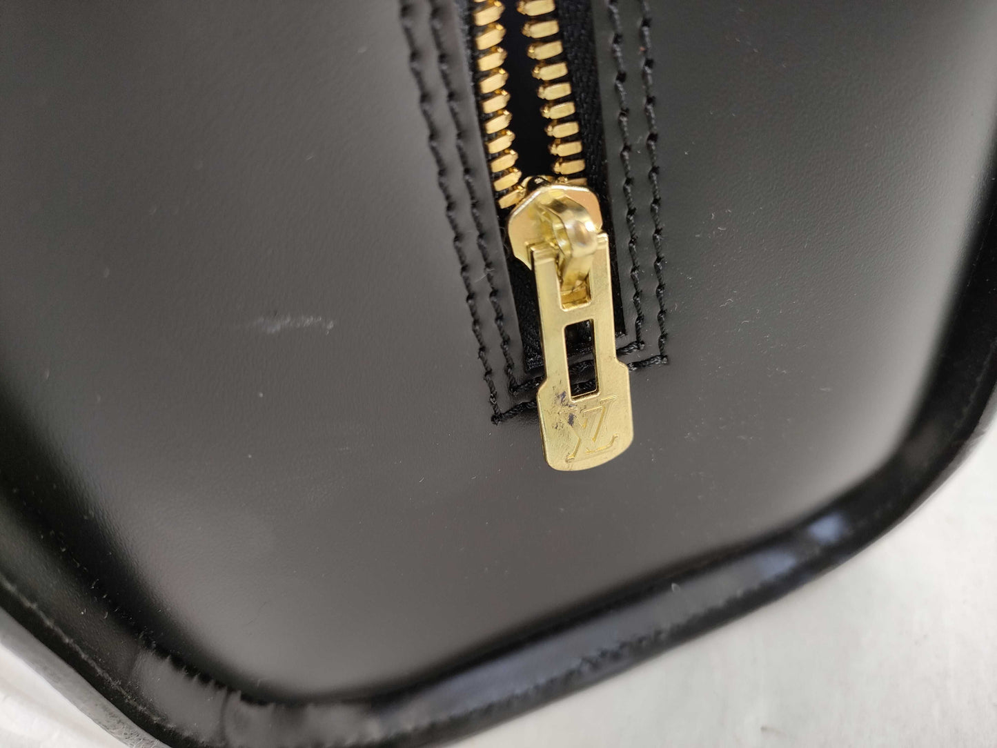 LOUIS VUITTON M54512 Epi Sorbonne Handbag