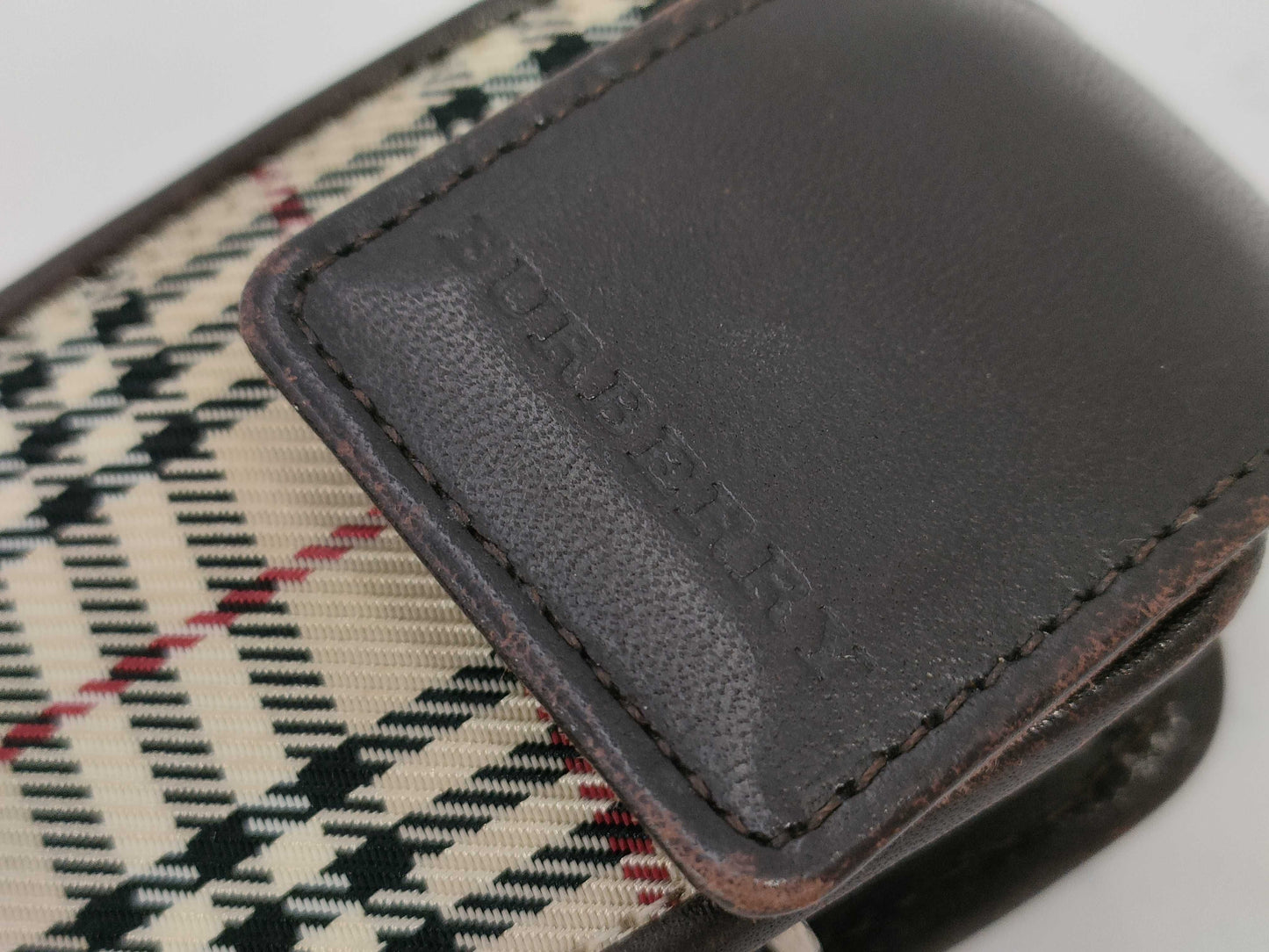 5 items including LOUIS VUITTON, PRADA, and BURBERRY wallets, key cases, and CD cases
