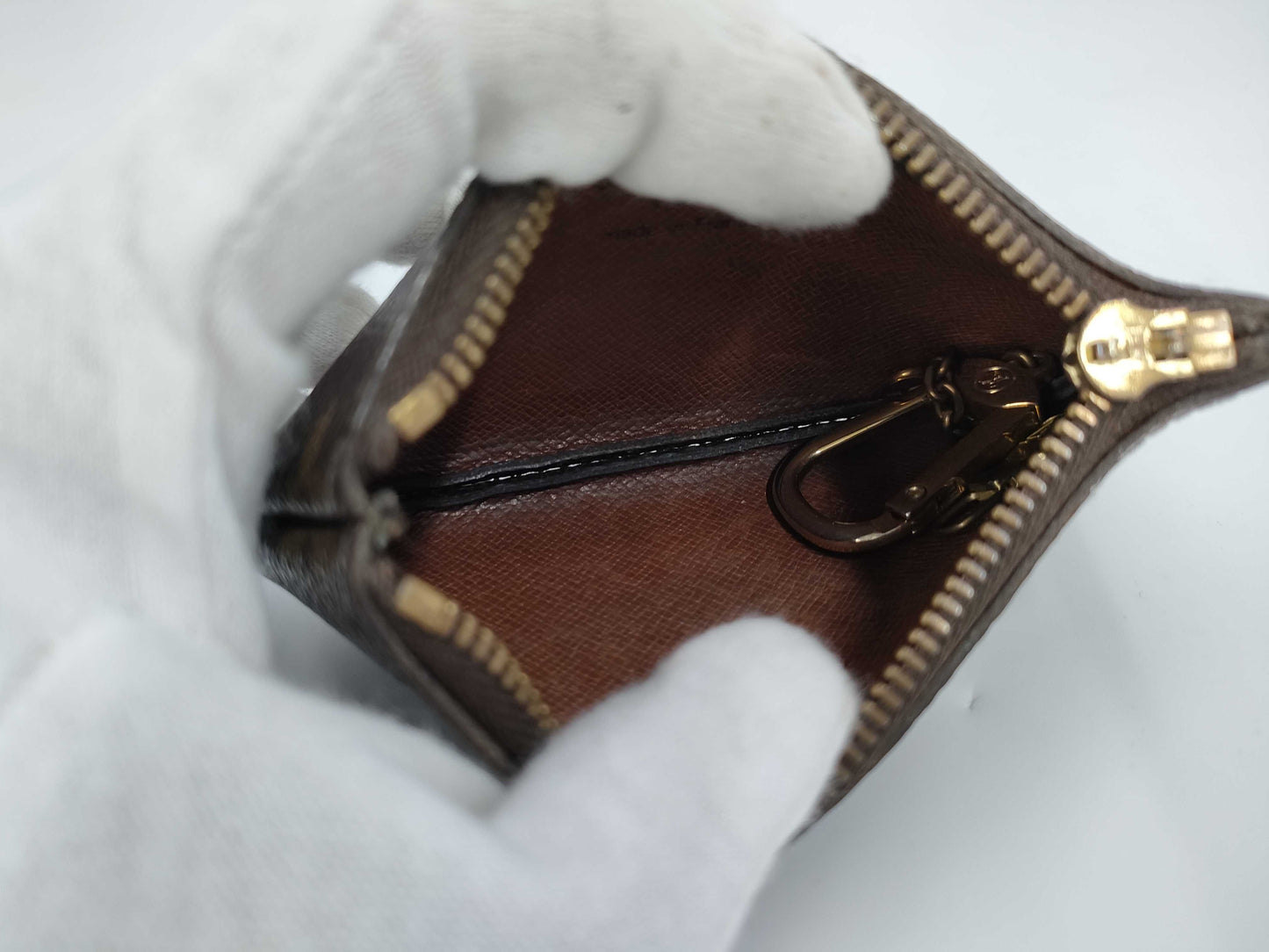 5 items including LOUIS VUITTON, PRADA, and BURBERRY wallets, key cases, and CD cases