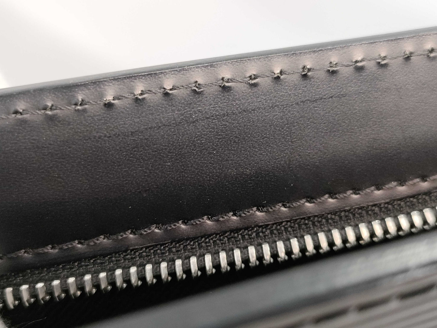 LOUIS VUITTON Taiga Pochette Homme Second Bag