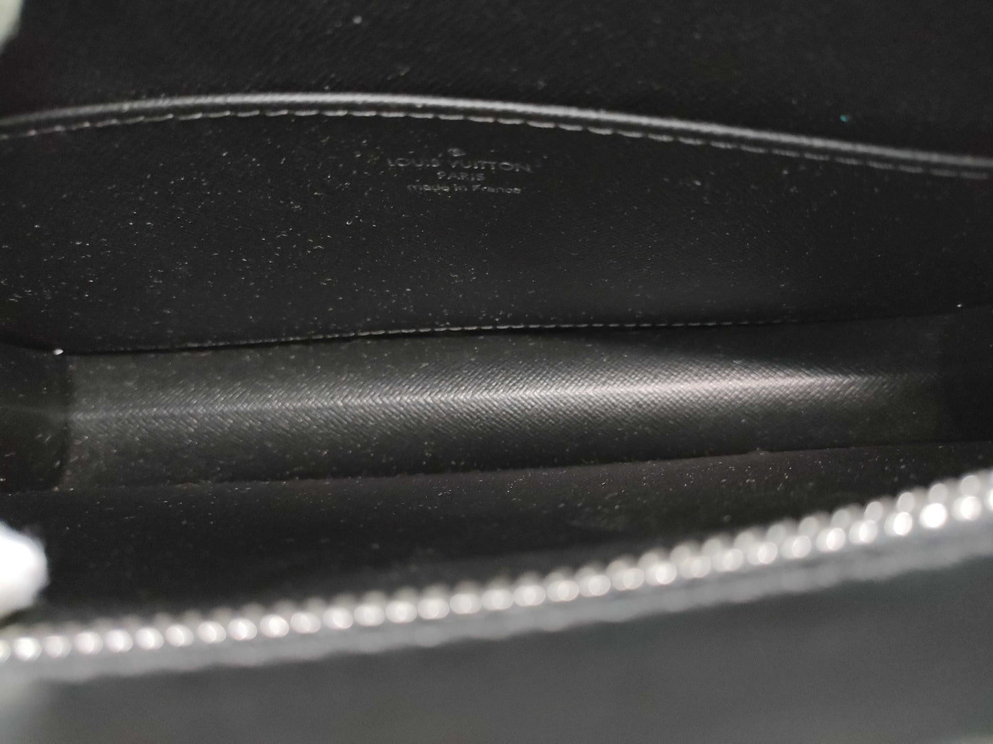 LOUIS VUITTON Taiga Pochette Homme Second Bag