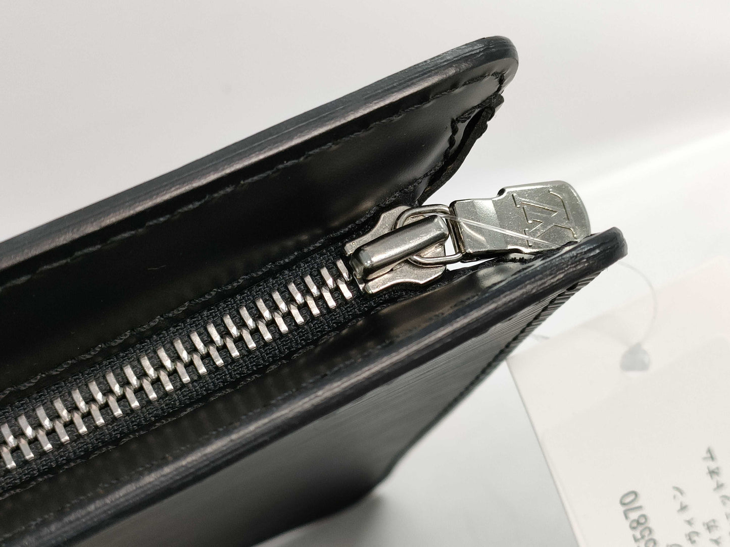 LOUIS VUITTON Taiga Pochette Homme Second Bag