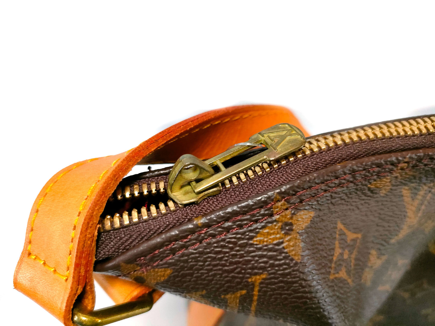LOUIS VUITTON M47275 Monogram Amfurthly Shoulder Bag