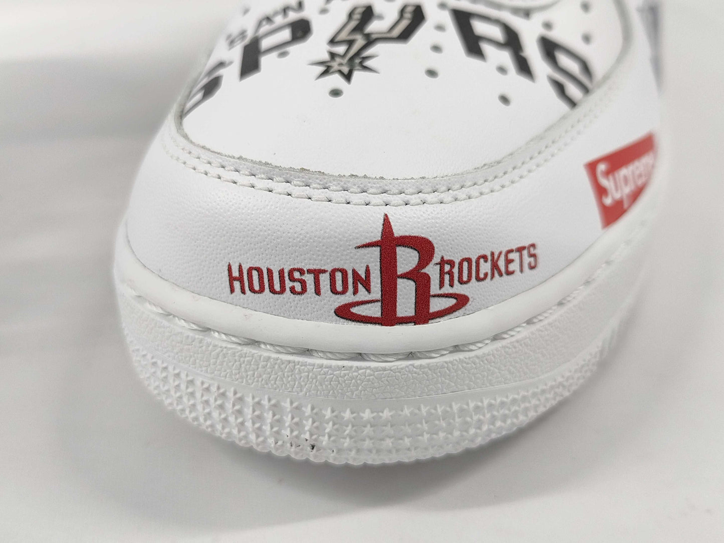 NIKE Air Force Supreme NBA x Nike White AQ8 Sneakers