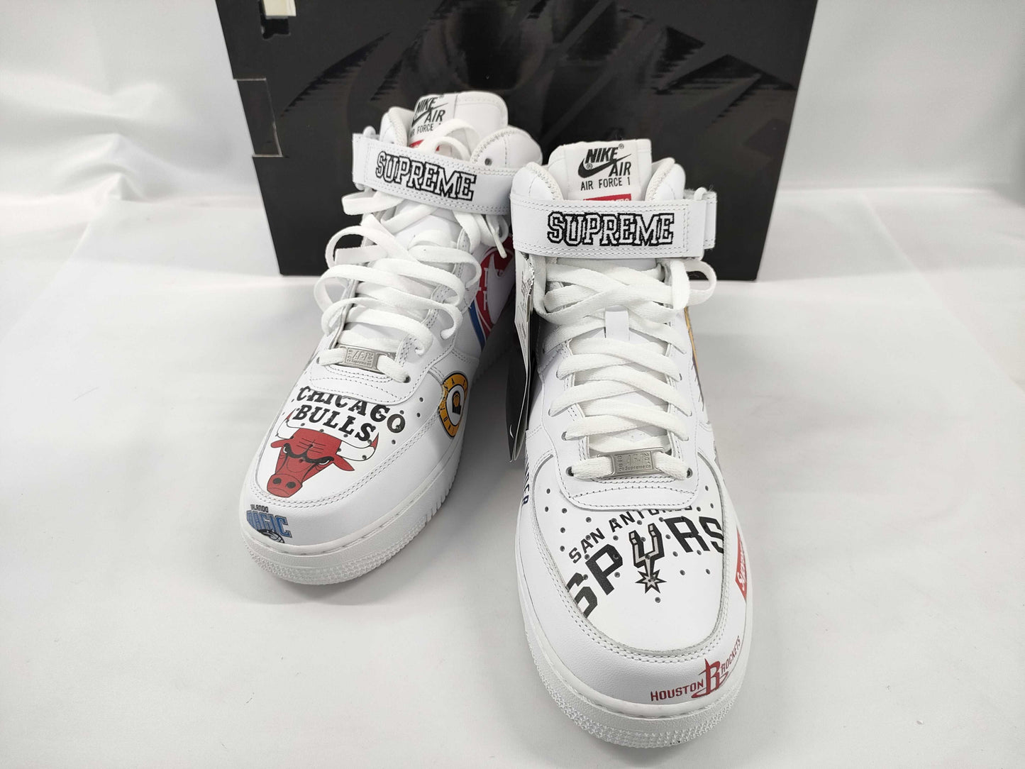 NIKE Air Force Supreme NBA x Nike White AQ8 Sneakers