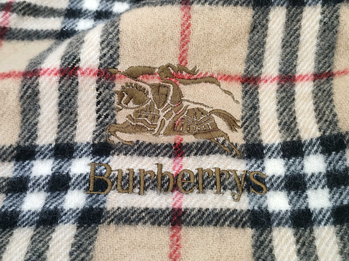 Burberrys Nova Check Knee Blanket Scarf
