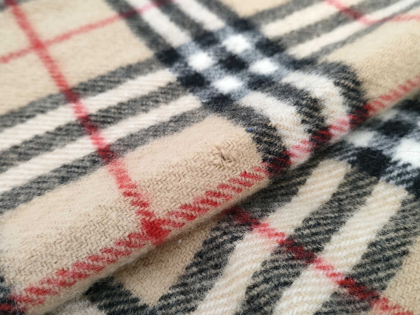 Burberrys Nova Check Knee Blanket Scarf