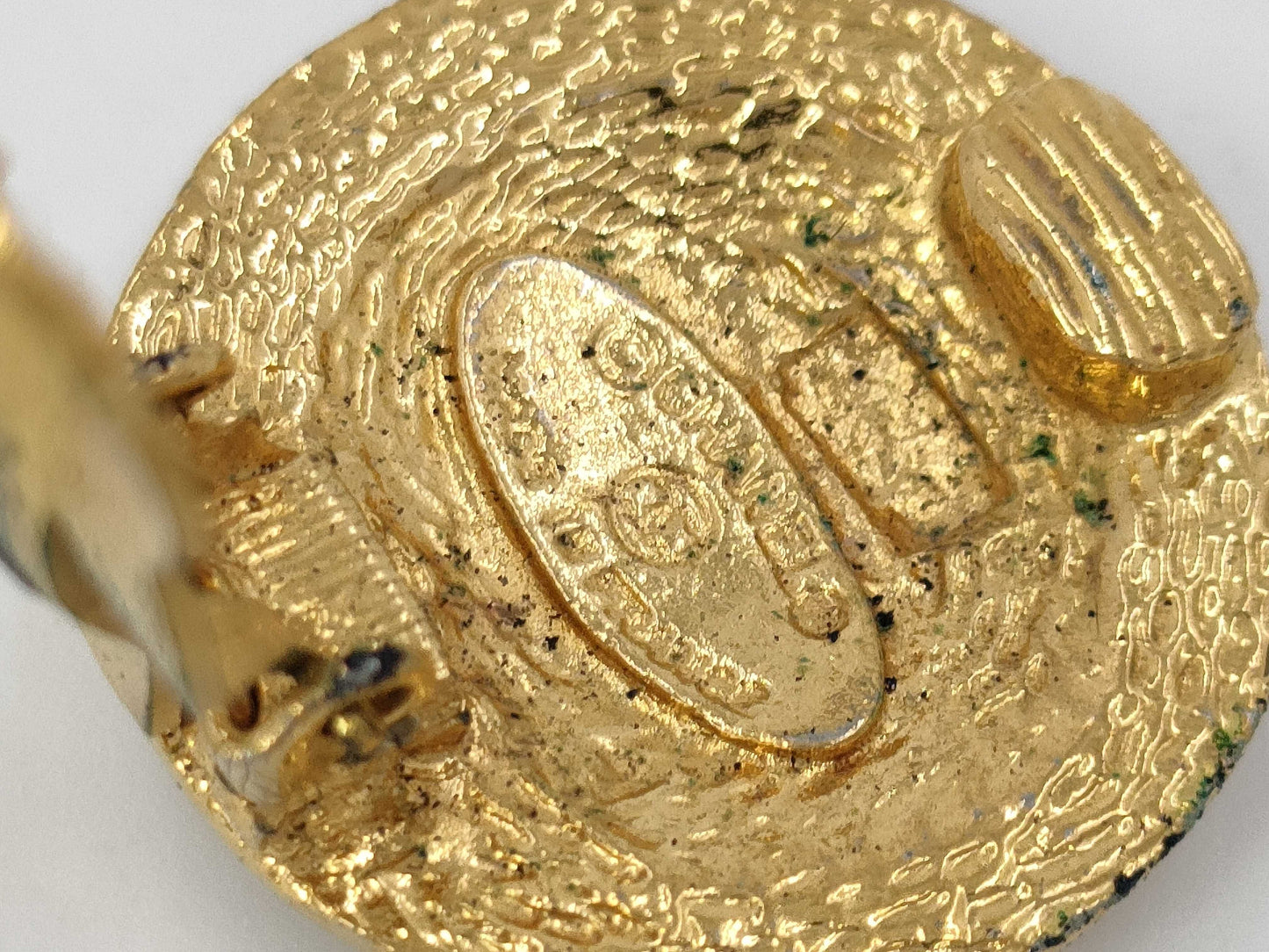 CHANEL Coco Round Vintage Earrings