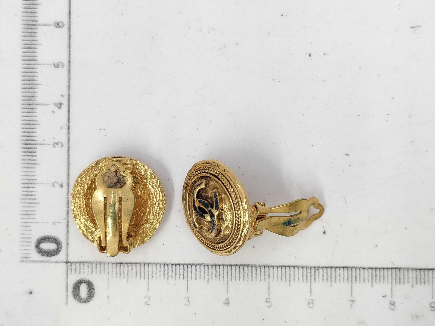 CHANEL Coco Round Vintage Earrings